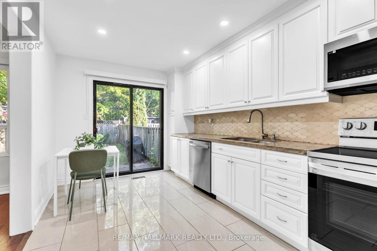 48 Bingham Street, Richmond Hill, Ontario  L4C 9R2 - Photo 15 - N12521124