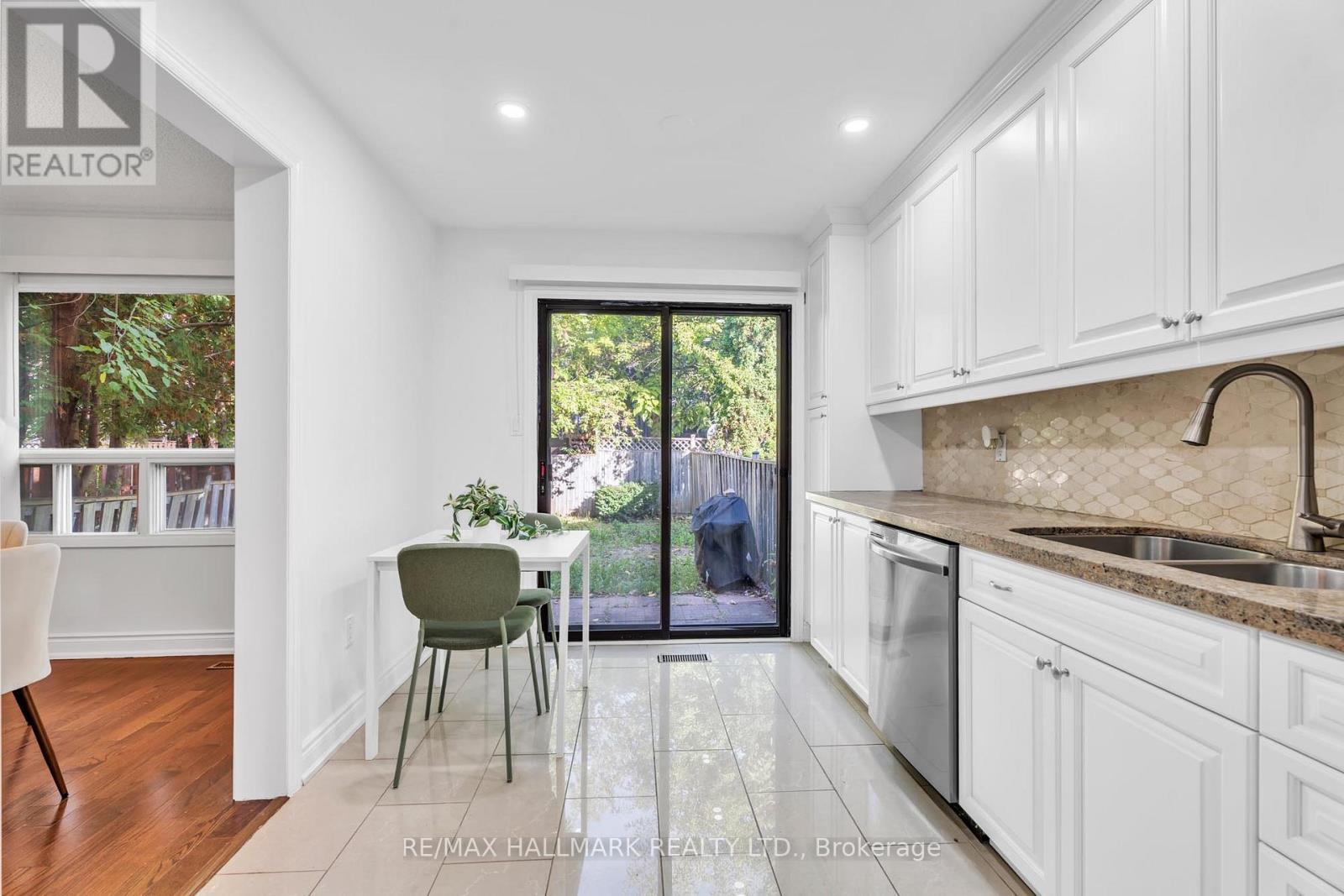 48 Bingham Street, Richmond Hill, Ontario  L4C 9R2 - Photo 16 - N12521124