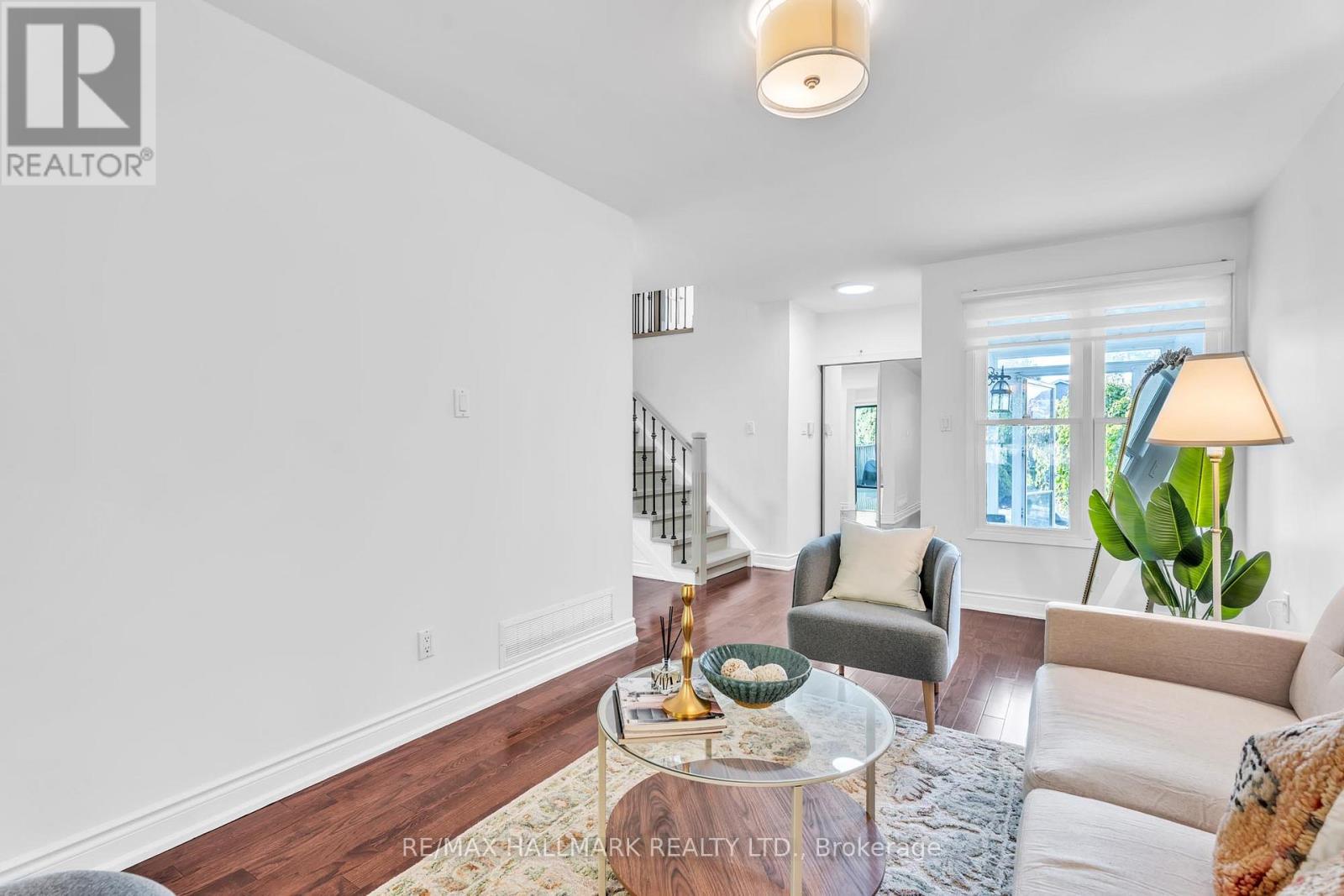 48 Bingham Street, Richmond Hill, Ontario  L4C 9R2 - Photo 9 - N12521124