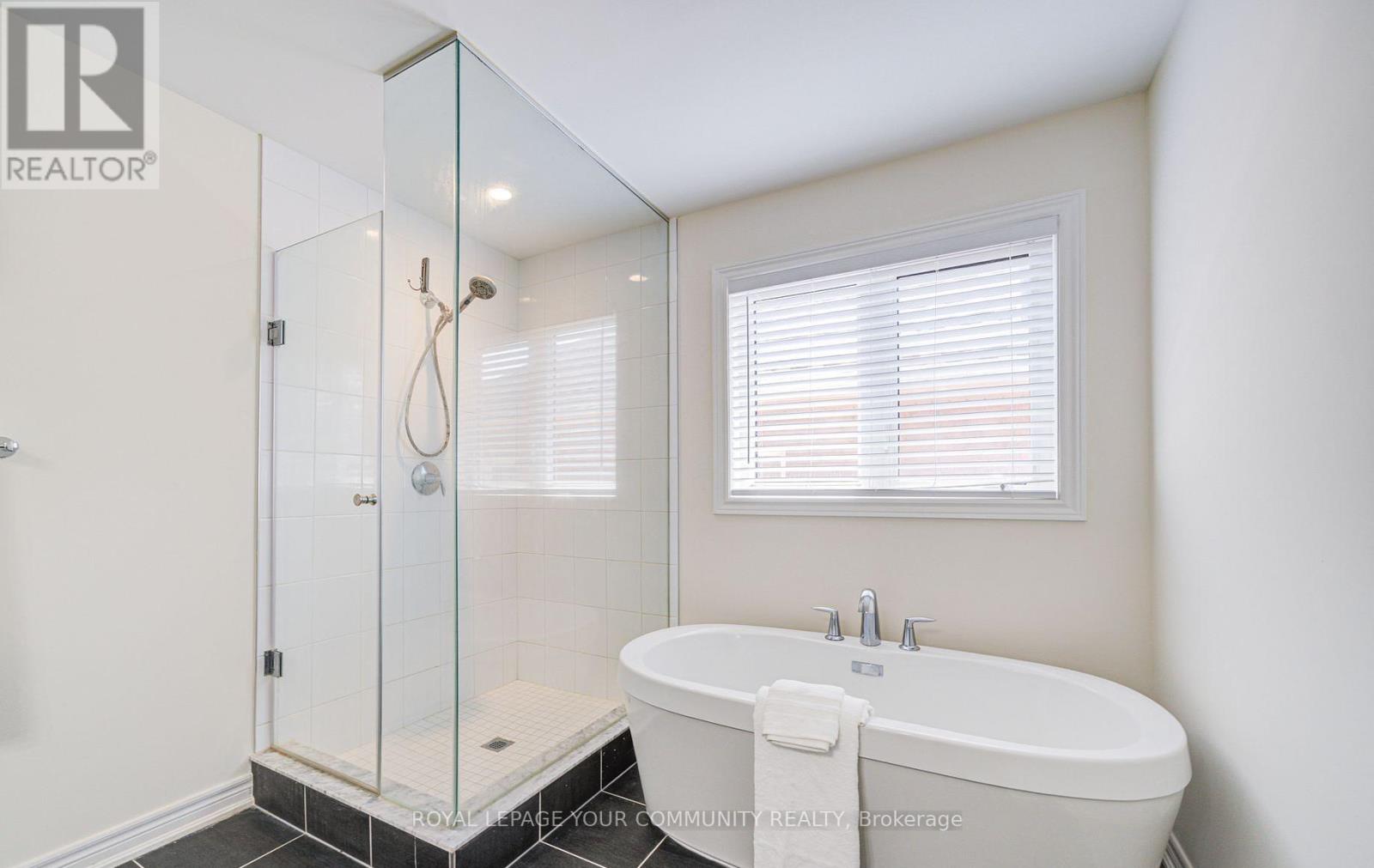 290 Silk Twist Drive, East Gwillimbury, Ontario  L9N 0V4 - Photo 15 - N12521130