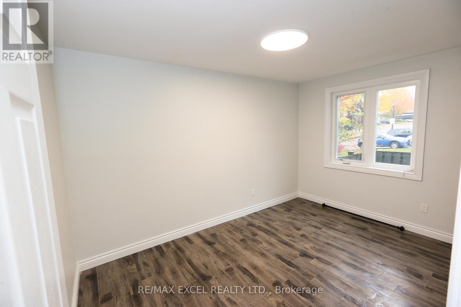 246 Hodgson Drive, Newmarket, Ontario  L3Y 1E2 - Photo 10 - N12521136