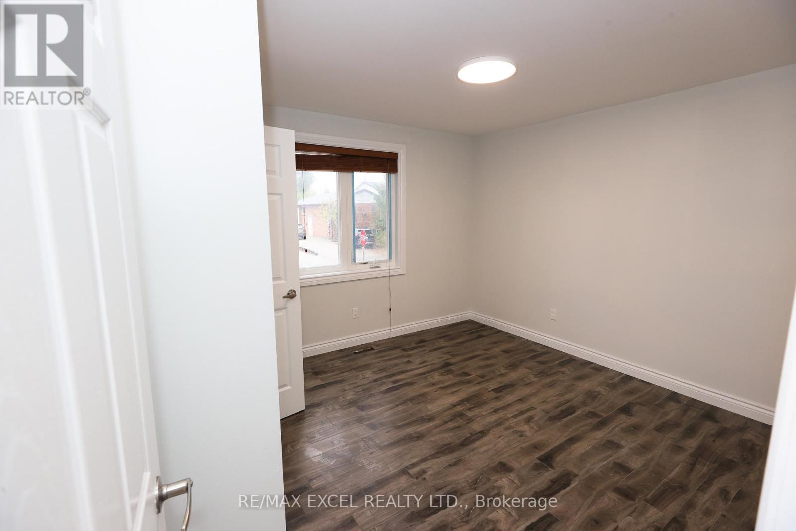 246 Hodgson Drive, Newmarket, Ontario  L3Y 1E2 - Photo 11 - N12521136