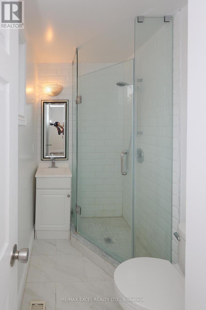 246 Hodgson Drive, Newmarket, Ontario  L3Y 1E2 - Photo 12 - N12521136