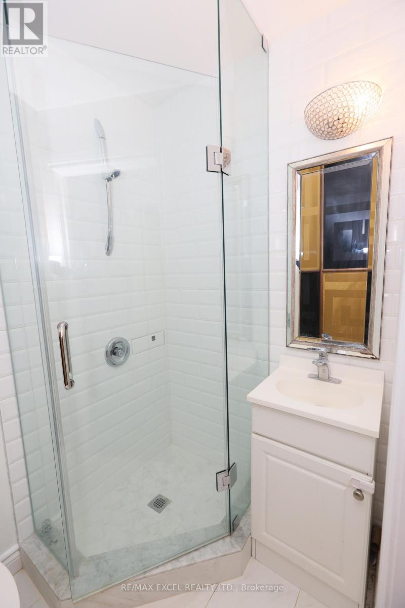 246 Hodgson Drive, Newmarket, Ontario  L3Y 1E2 - Photo 19 - N12521136