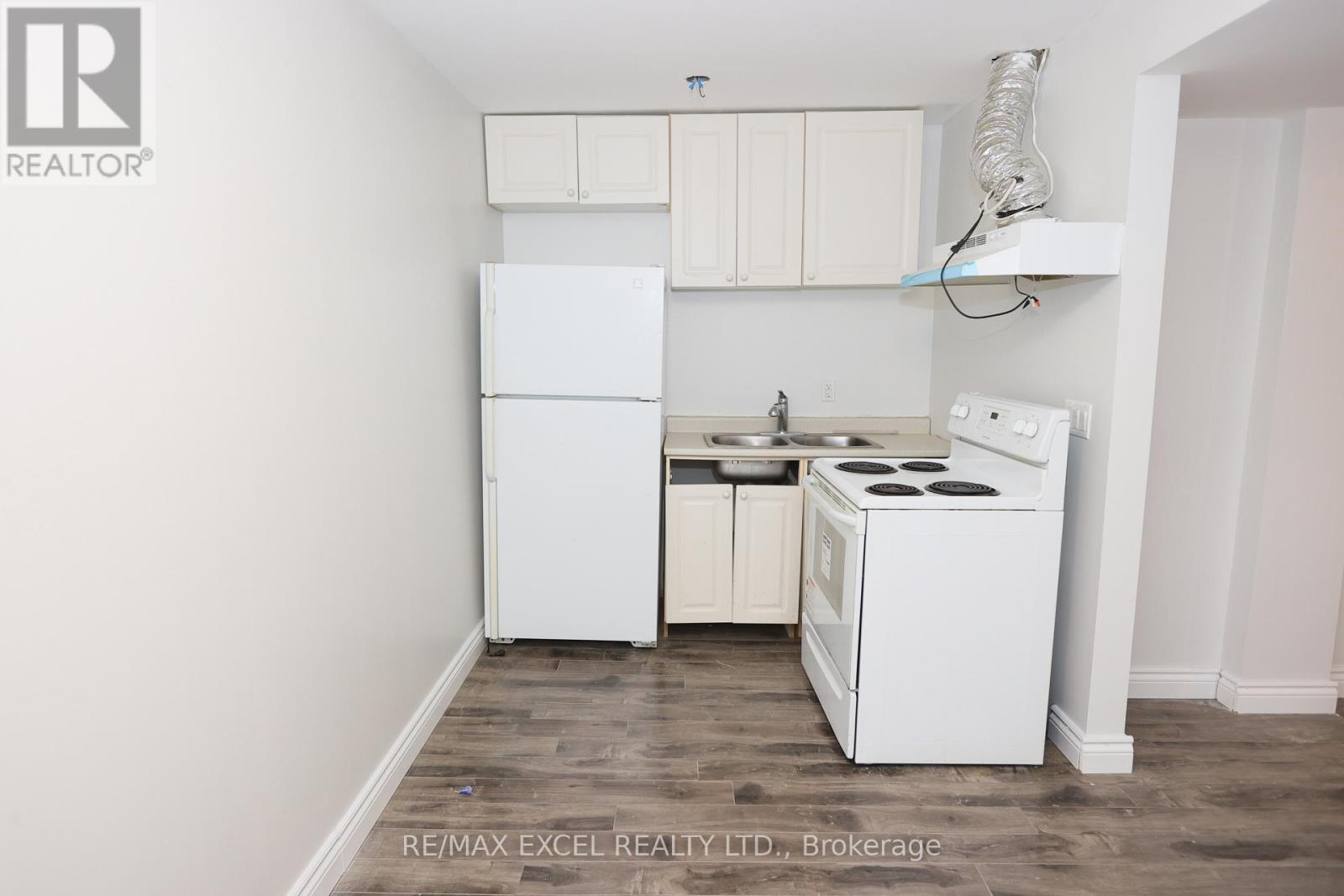 246 Hodgson Drive, Newmarket, Ontario  L3Y 1E2 - Photo 26 - N12521136