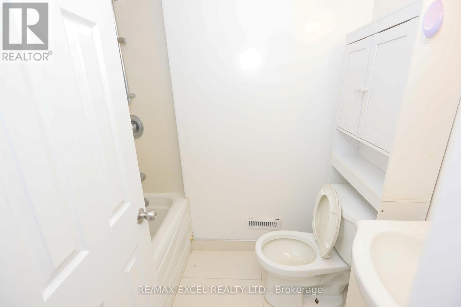 246 Hodgson Drive, Newmarket, Ontario  L3Y 1E2 - Photo 29 - N12521136