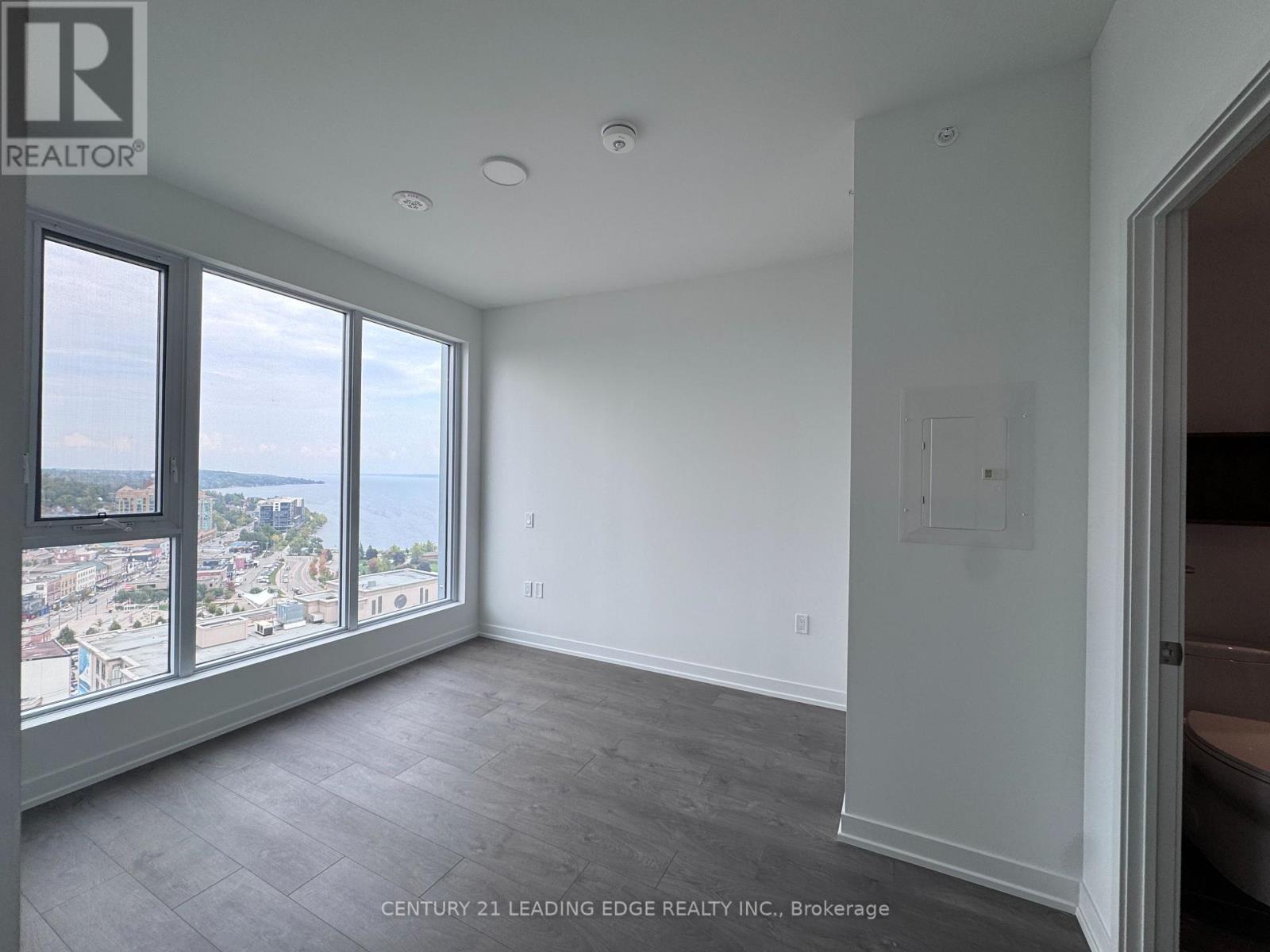 39 Mary Street, Barrie, Ontario  L4N 1S9 - Photo 10 - S12521024