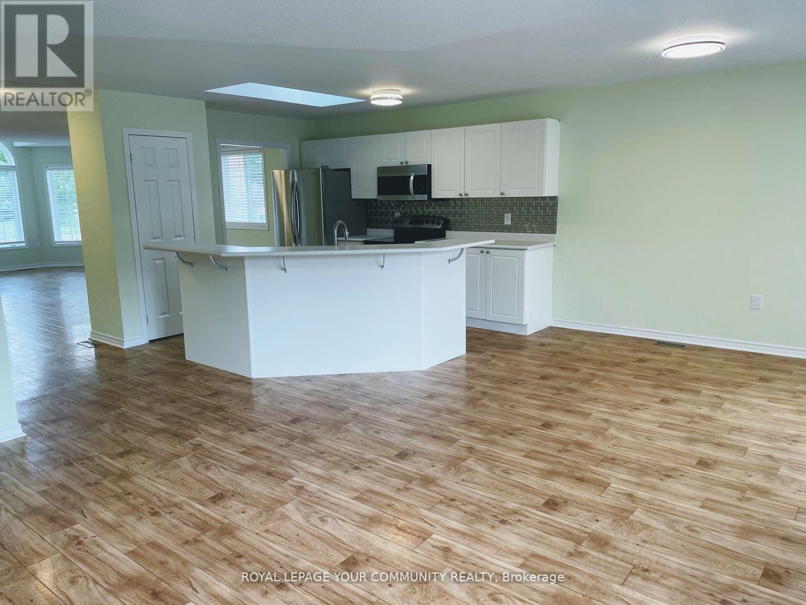 Main Floor - 24 Sun King Crescent, Barrie, Ontario  L4M 7J9 - Photo 10 - S12521094