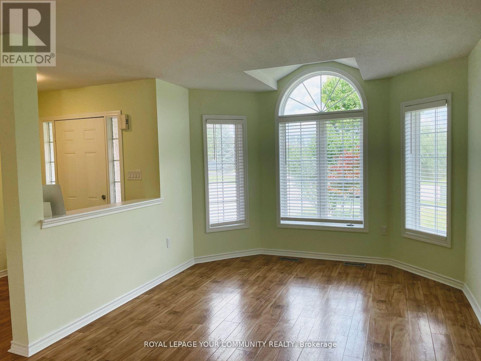 Main Floor - 24 Sun King Crescent, Barrie, Ontario  L4M 7J9 - Photo 5 - S12521094