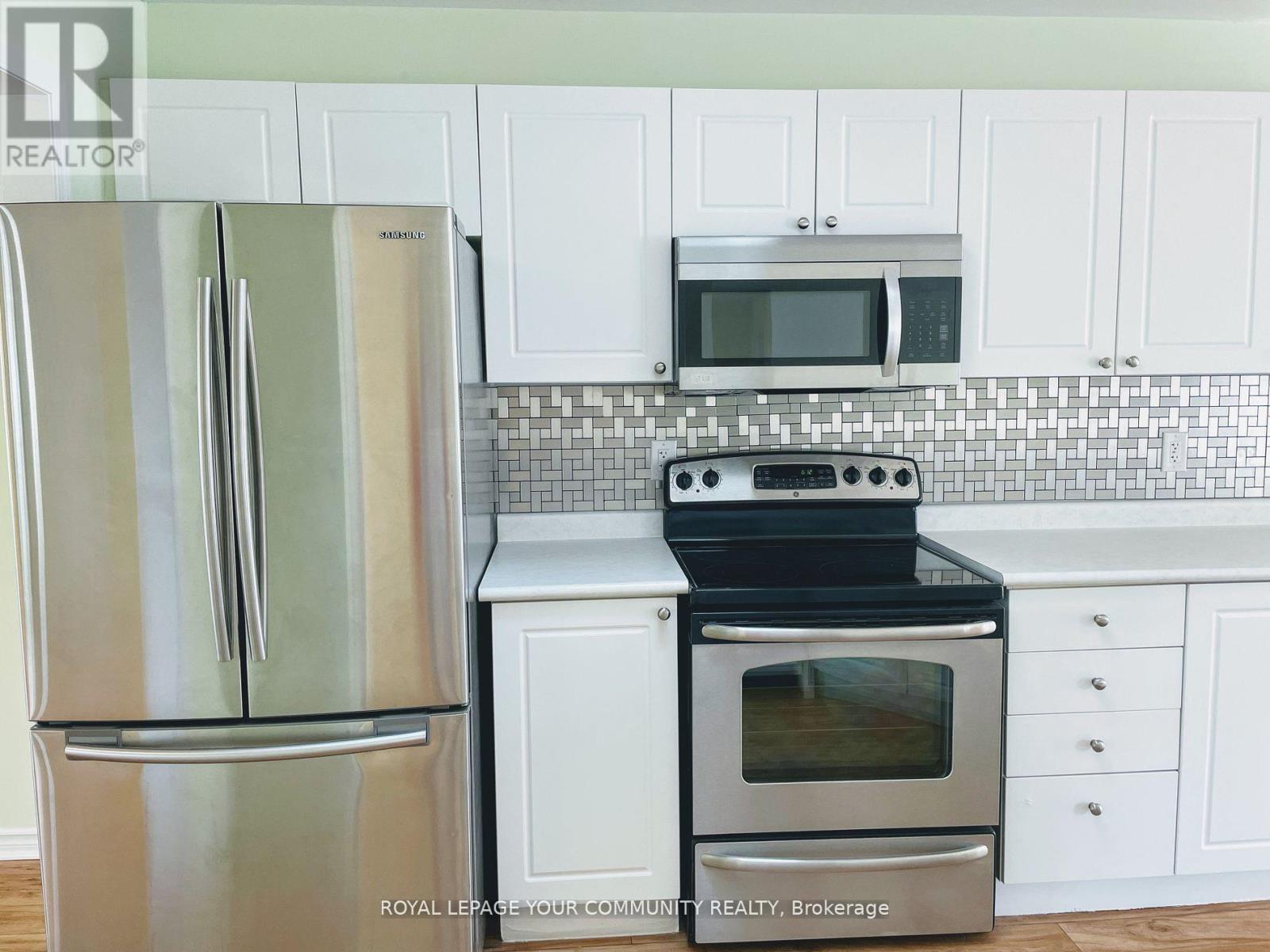 Main Floor - 24 Sun King Crescent, Barrie, Ontario  L4M 7J9 - Photo 8 - S12521094