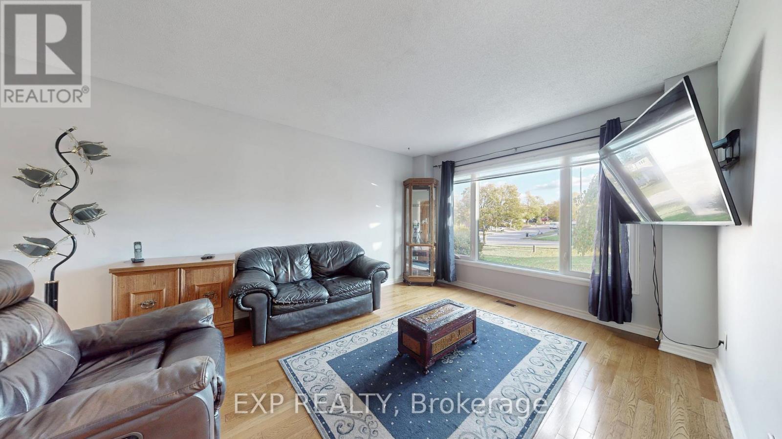 4 Trillium Crescent, Barrie, Ontario  L4N 5P5 - Photo 10 - S12521140