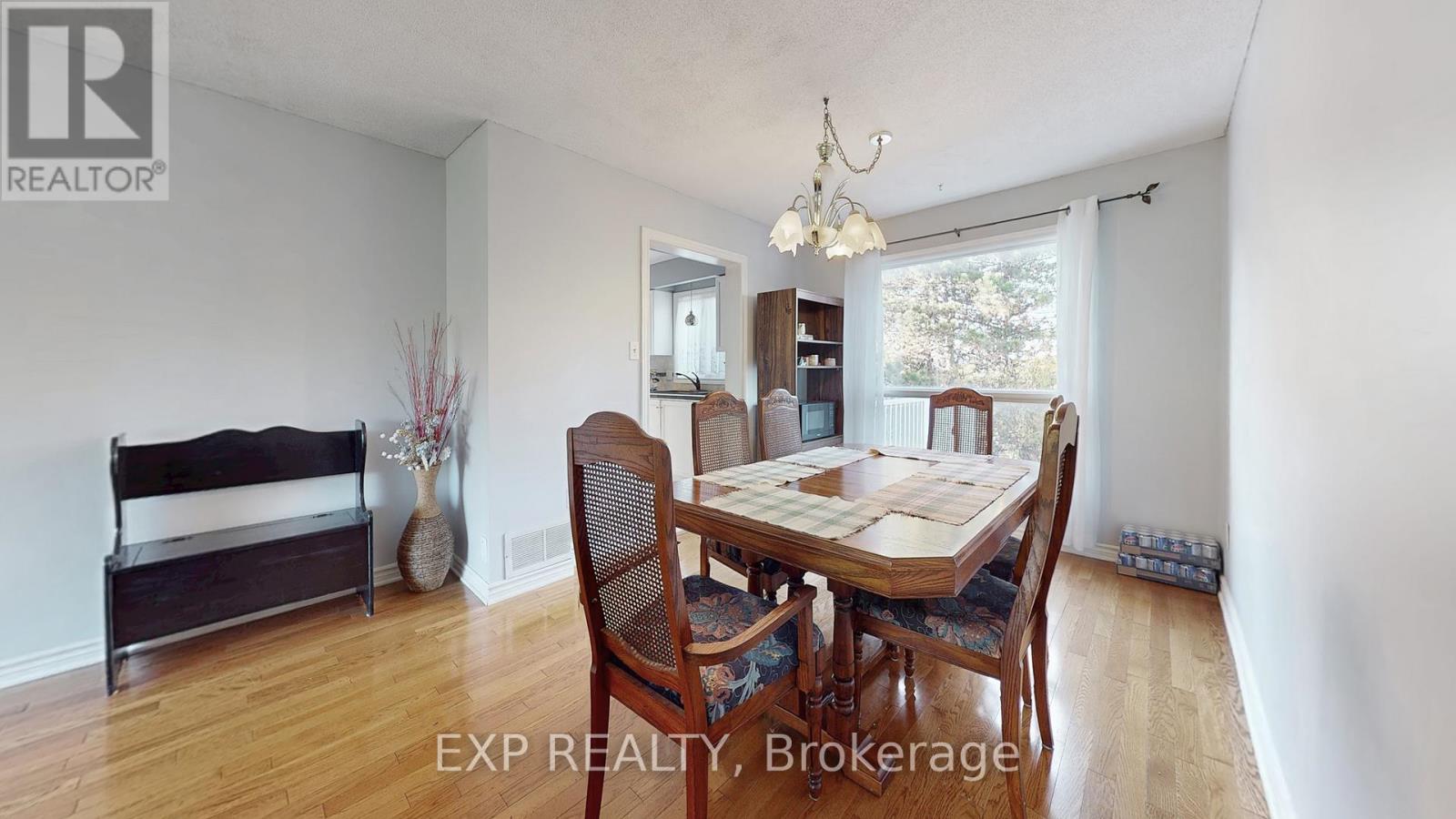 4 Trillium Crescent, Barrie, Ontario  L4N 5P5 - Photo 13 - S12521140