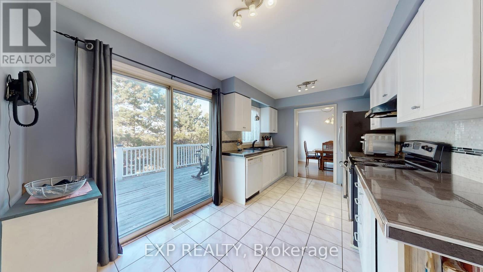 4 Trillium Crescent, Barrie, Ontario  L4N 5P5 - Photo 14 - S12521140