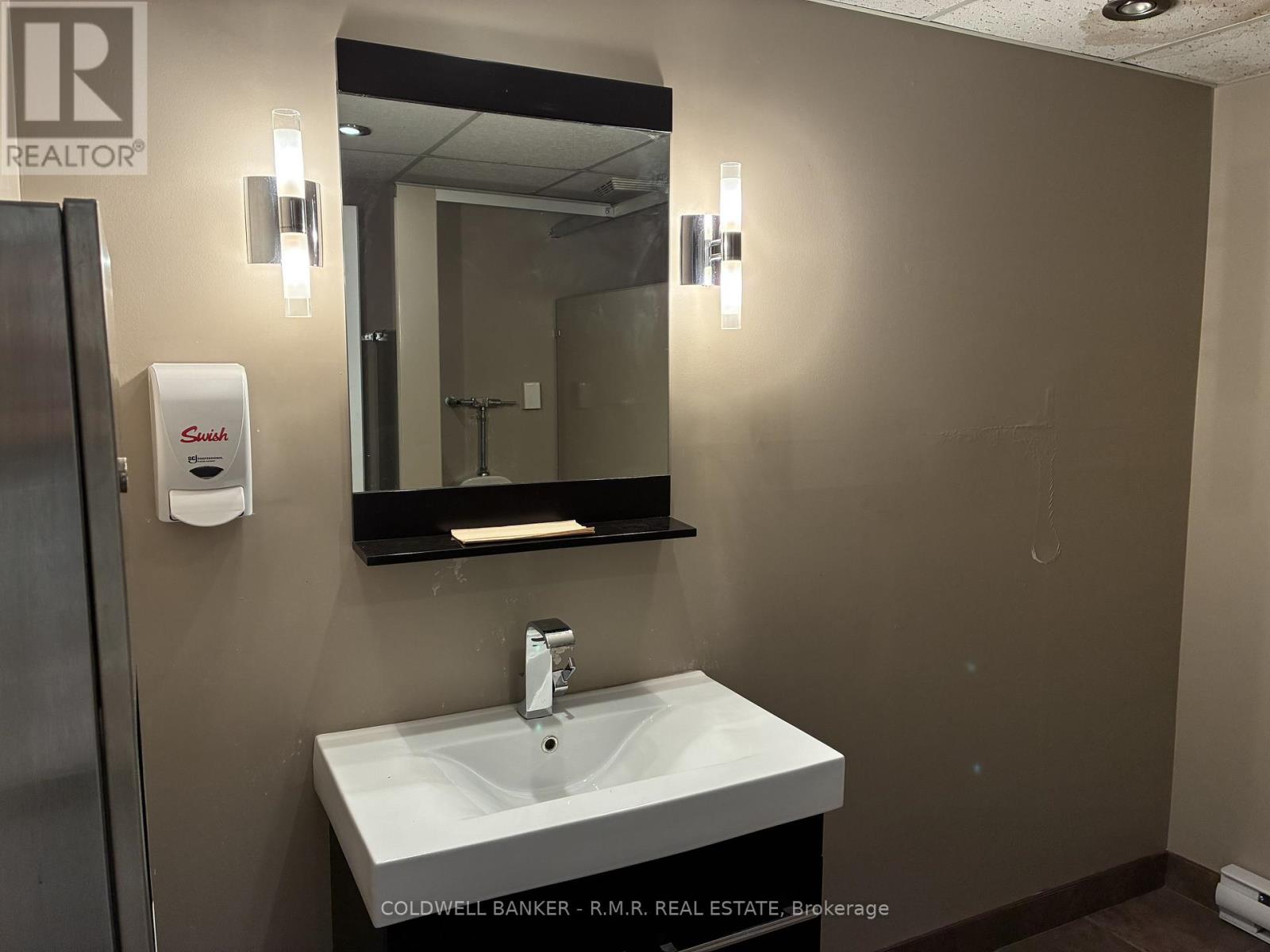 B2 - 179 King Street E, Oshawa, Ontario L1H 1C2 - Photo 9 - E12458949