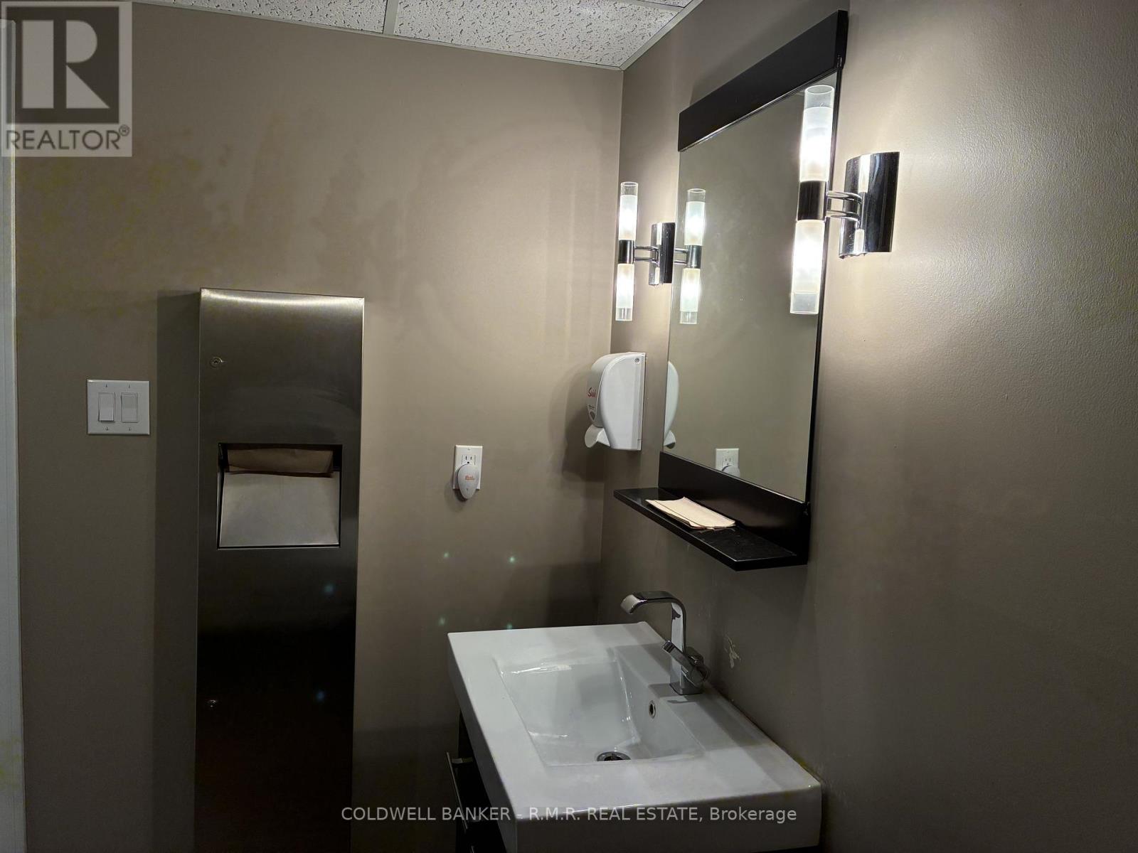 B2 - 179 King Street E, Oshawa, Ontario L1H 1C2 - Photo 8 - E12458949