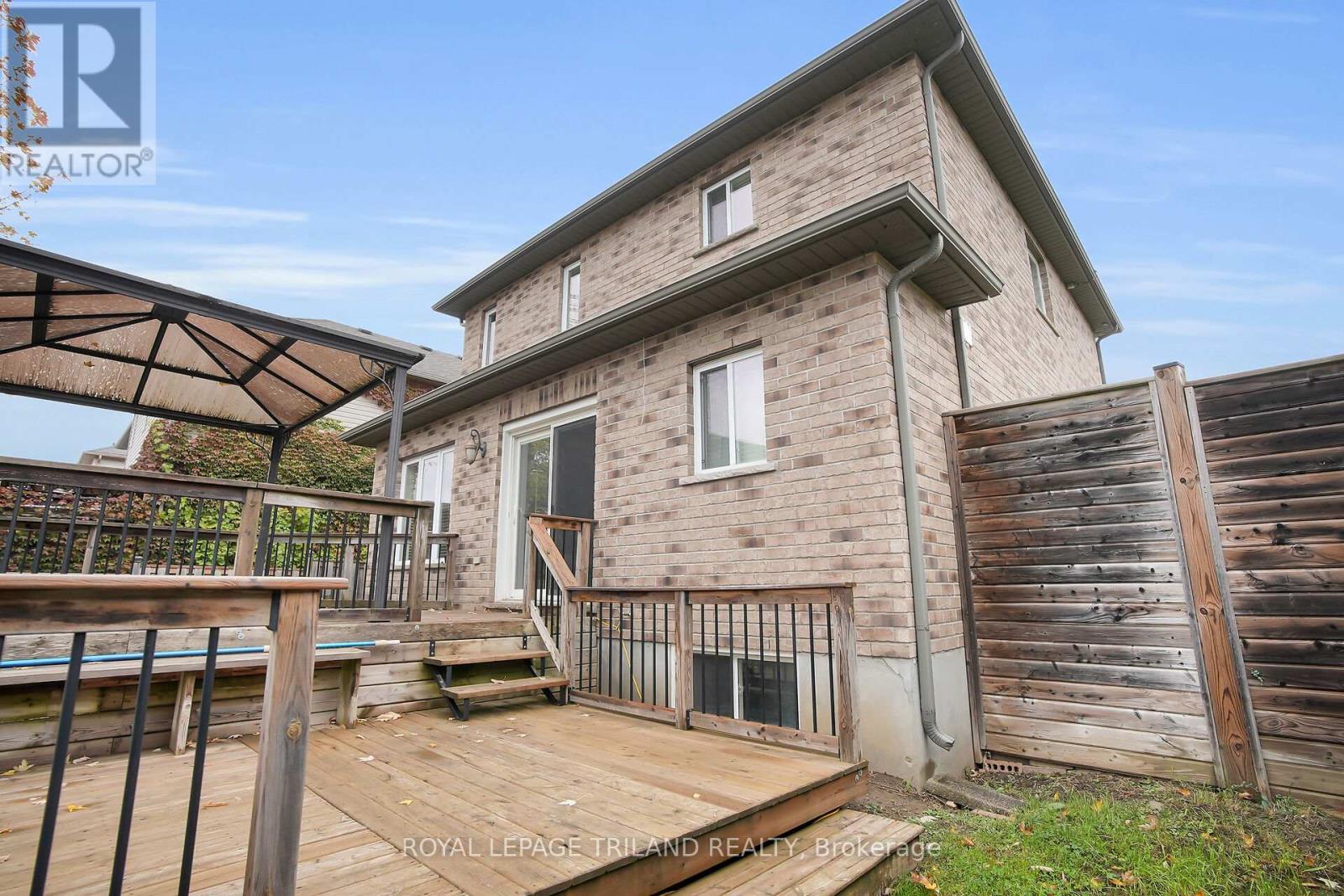 1862 Cherrywood Trail, London North, Ontario N6H 0E1 - Photo 33 - X12511144