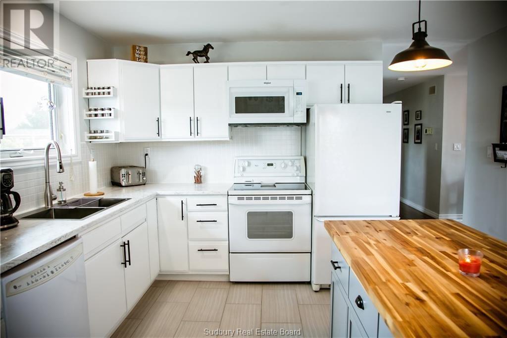 175 Cedar, Massey, Ontario P0P 1P0 - Photo 6 - 2125562