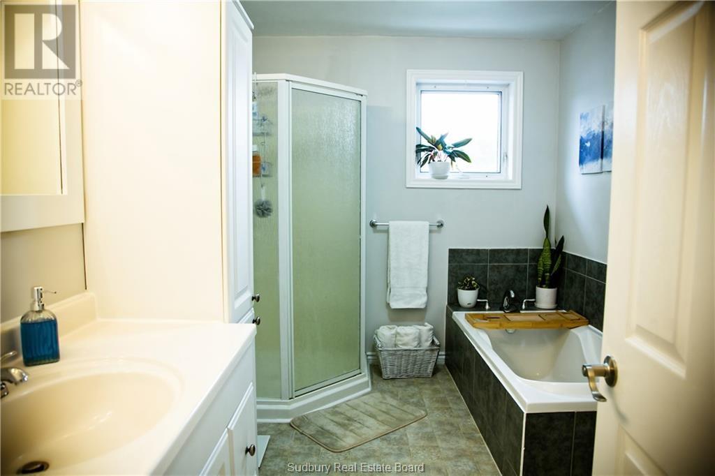 175 Cedar, Massey, Ontario P0P 1P0 - Photo 7 - 2125562