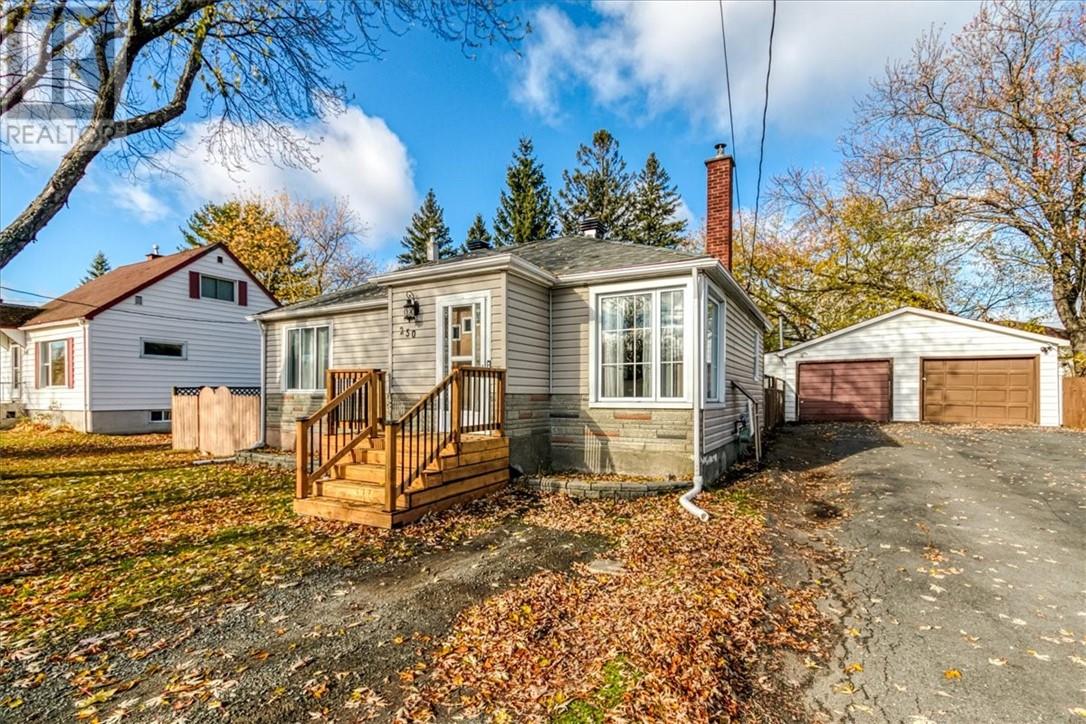 250 Eighth Avenue, Lively, Ontario