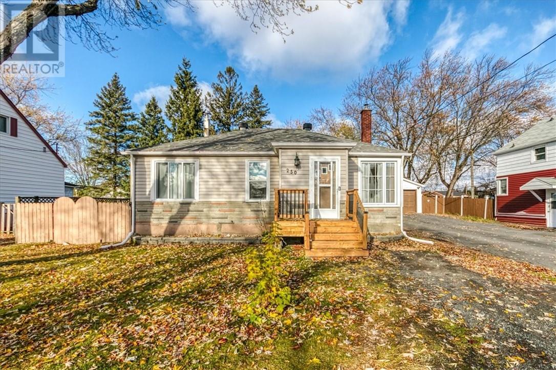 250 Eighth Avenue, Lively, Ontario P3Y 1M5 - Photo 2 - 2125514