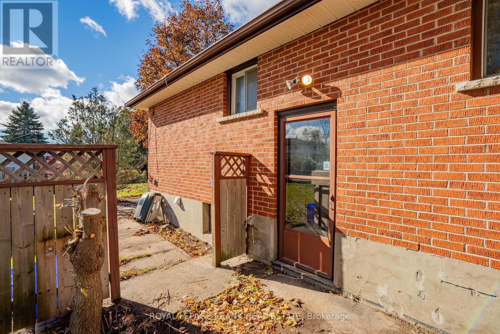 23 Sunset Road, Clarington, Ontario  L1C 2E5 - Photo 11 - E12521242