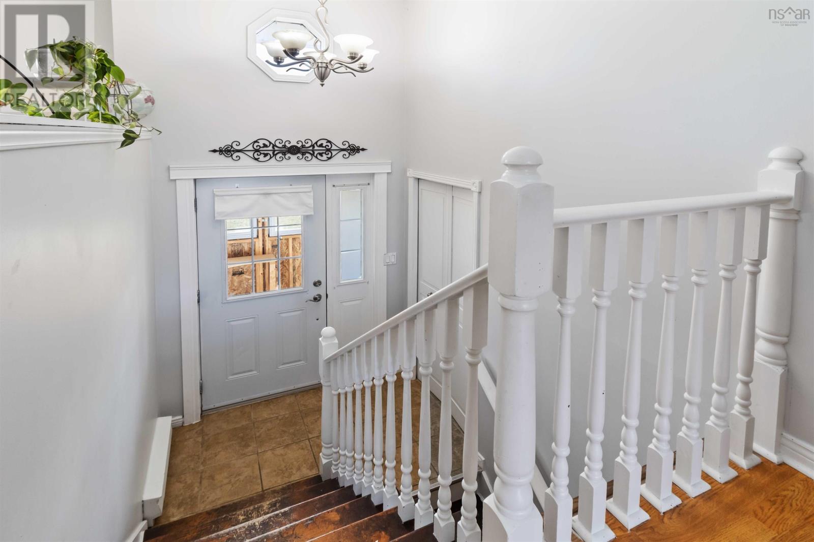 Property at 9 Colony Way image 3