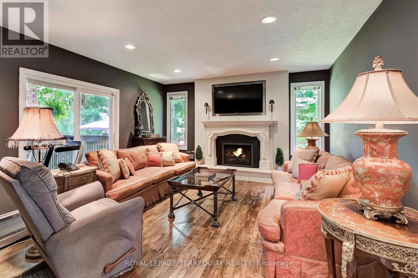 11 Blaketon Road, Toronto, Ontario  M9B 4V8 - Photo 17 - W12520926