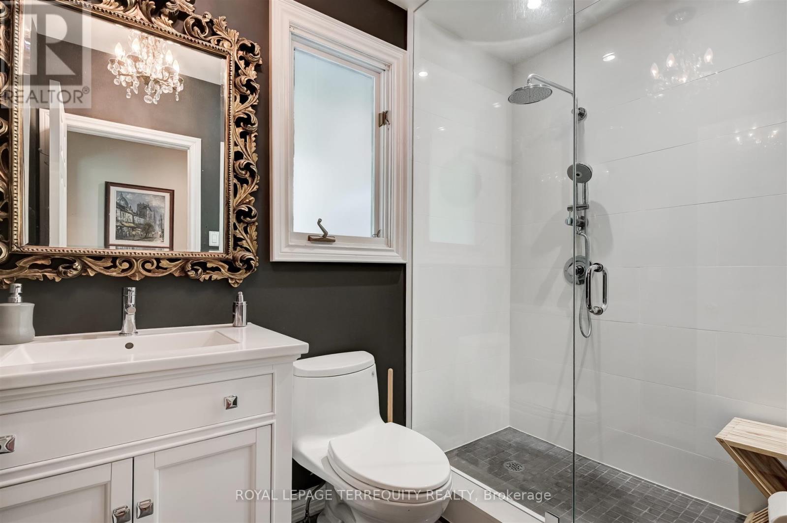 11 Blaketon Road, Toronto, Ontario  M9B 4V8 - Photo 19 - W12520926