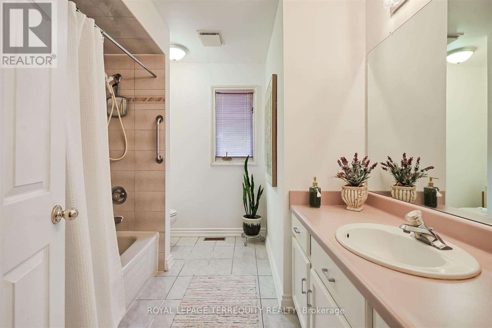 11 Blaketon Road, Toronto, Ontario  M9B 4V8 - Photo 27 - W12520926