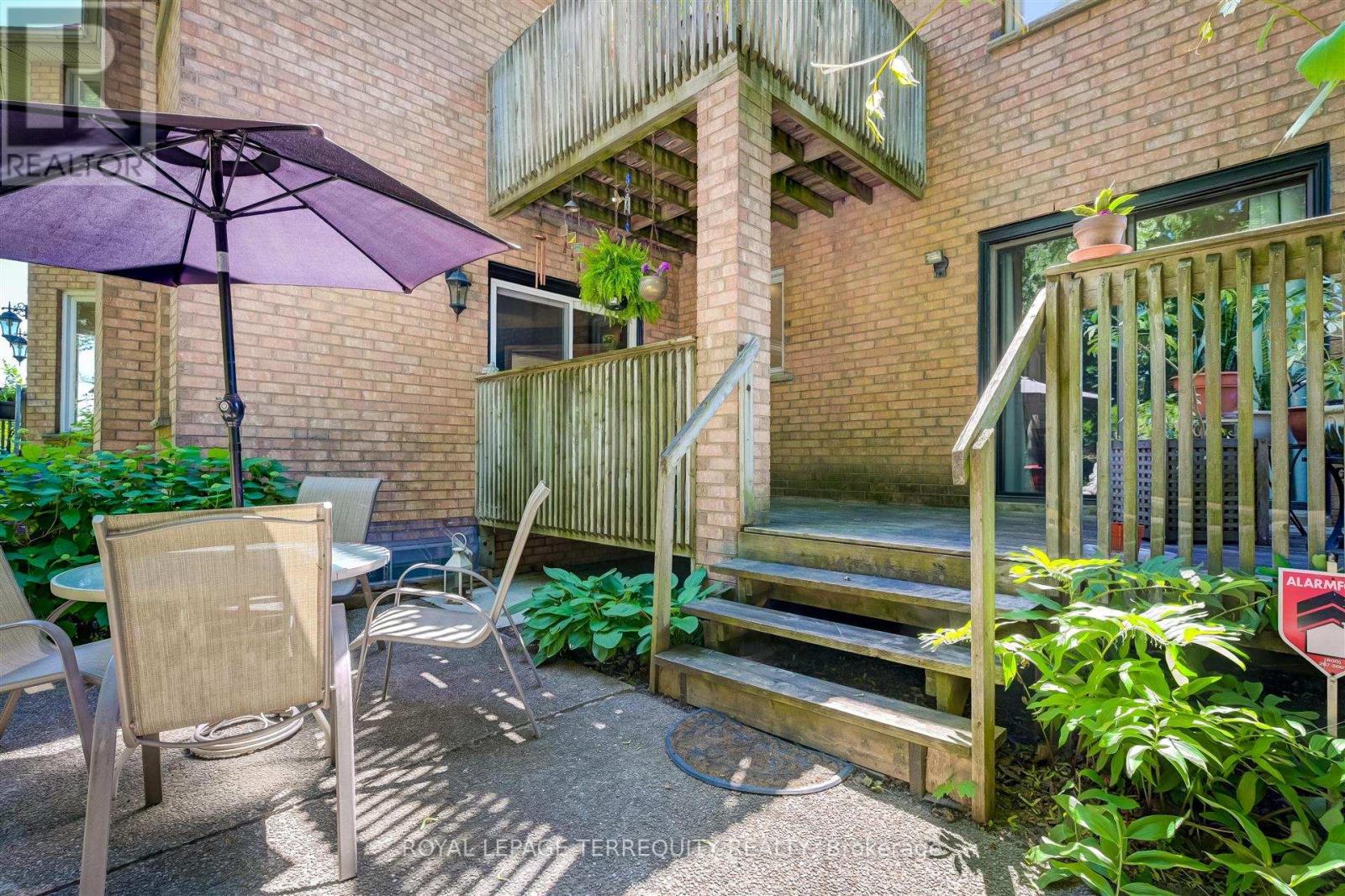 11 Blaketon Road, Toronto, Ontario  M9B 4V8 - Photo 32 - W12520926