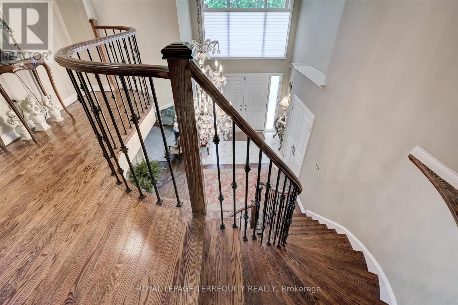 11 Blaketon Road, Toronto, Ontario  M9B 4V8 - Photo 6 - W12520926