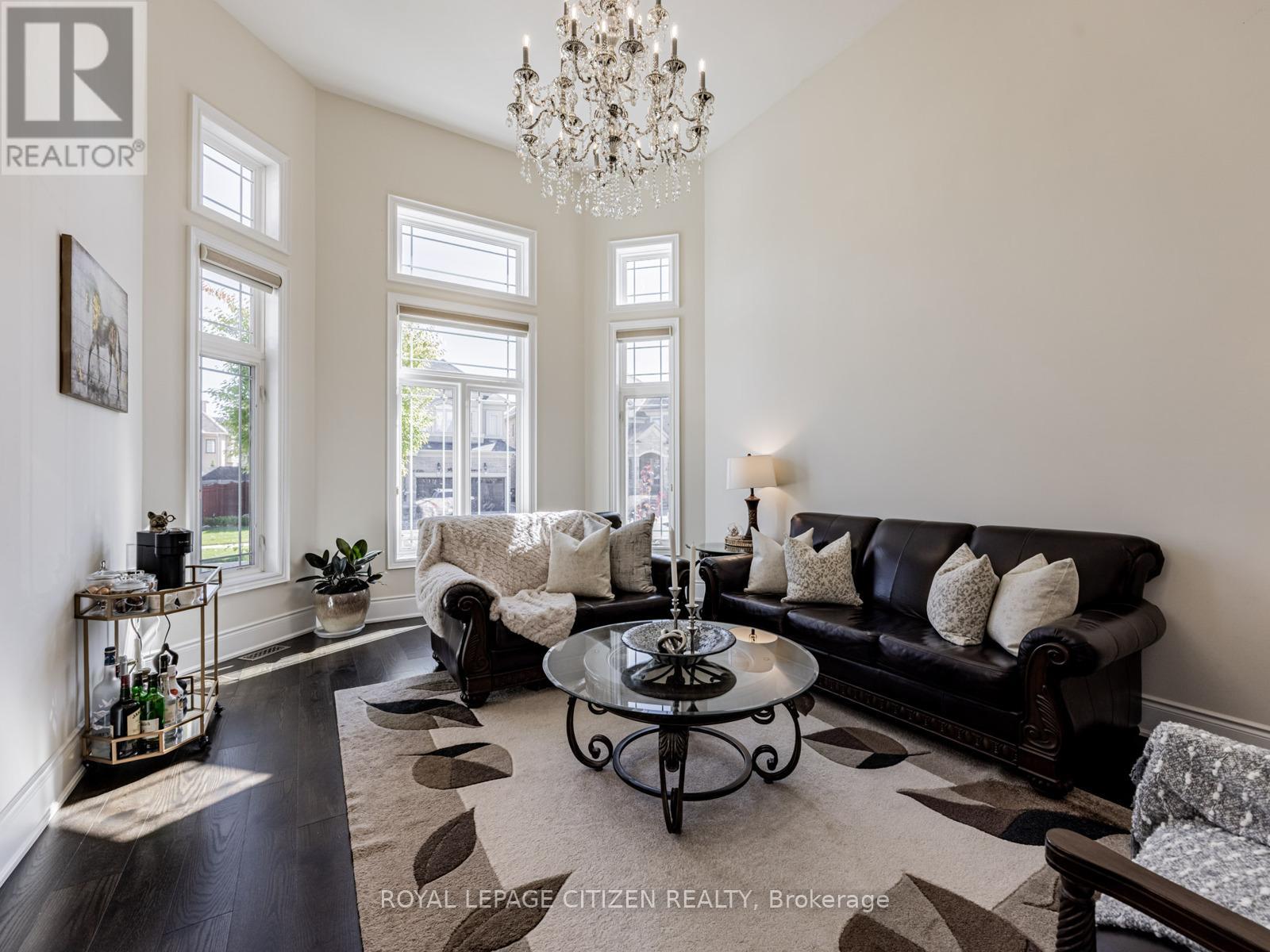 15 Possession Crescent, Brampton, Ontario  L6P 4K3 - Photo 2 - W12520928