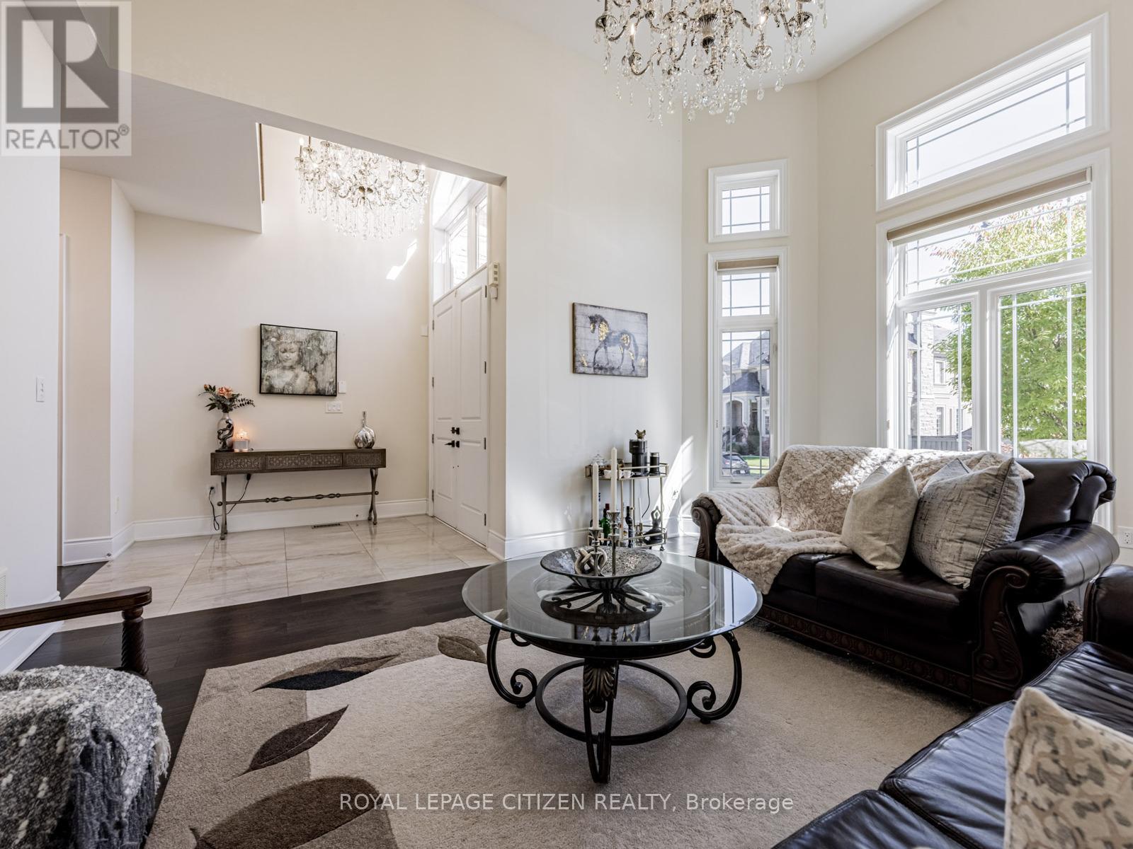 15 Possession Crescent, Brampton, Ontario  L6P 4K3 - Photo 3 - W12520928