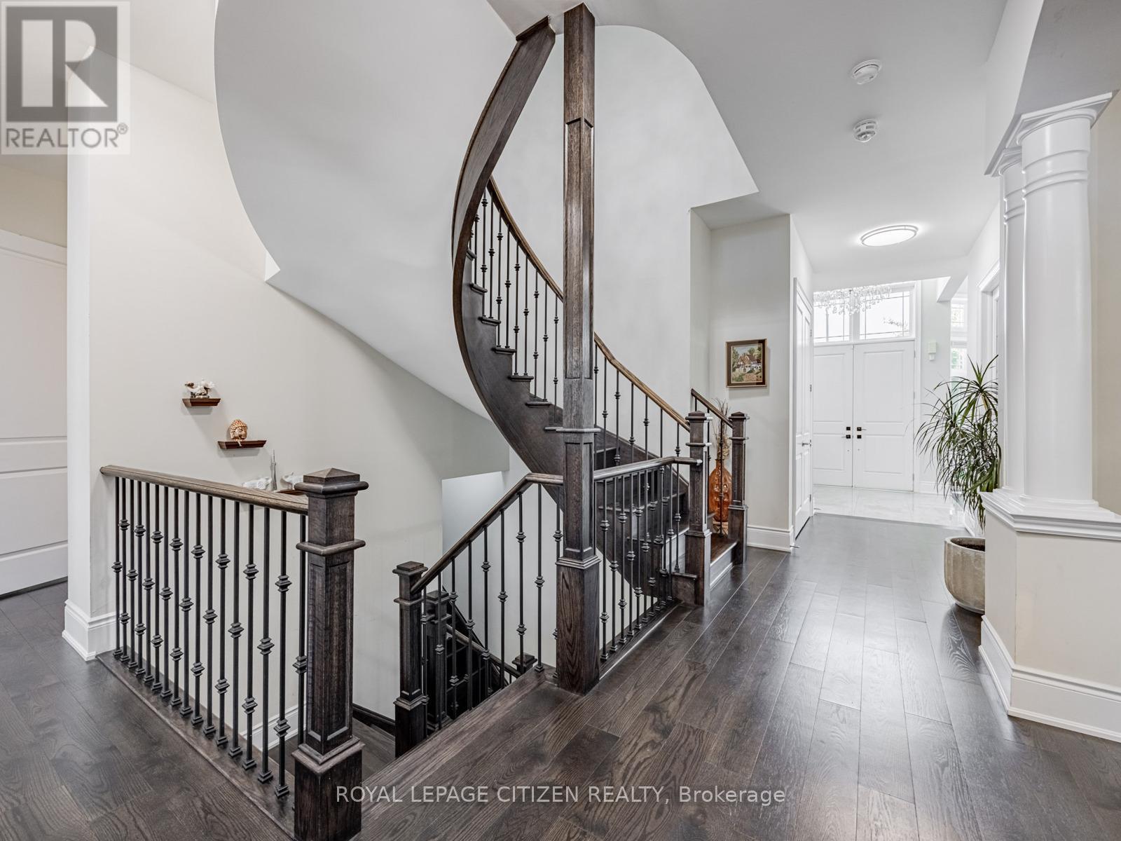 15 Possession Crescent, Brampton, Ontario  L6P 4K3 - Photo 8 - W12520928