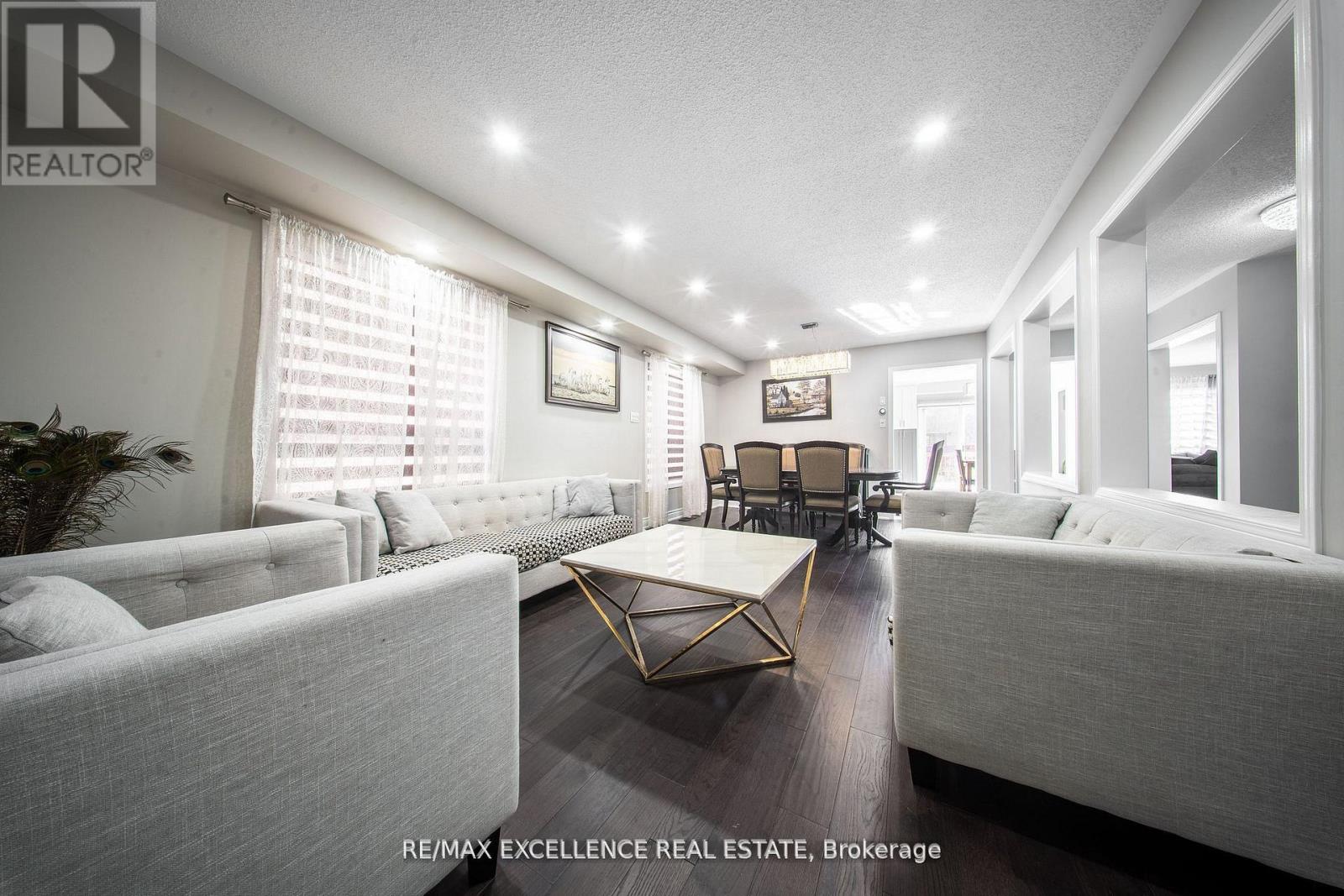 111 River Rock Crescent, Brampton, Ontario  L7A 2M4 - Photo 5 - W12520938