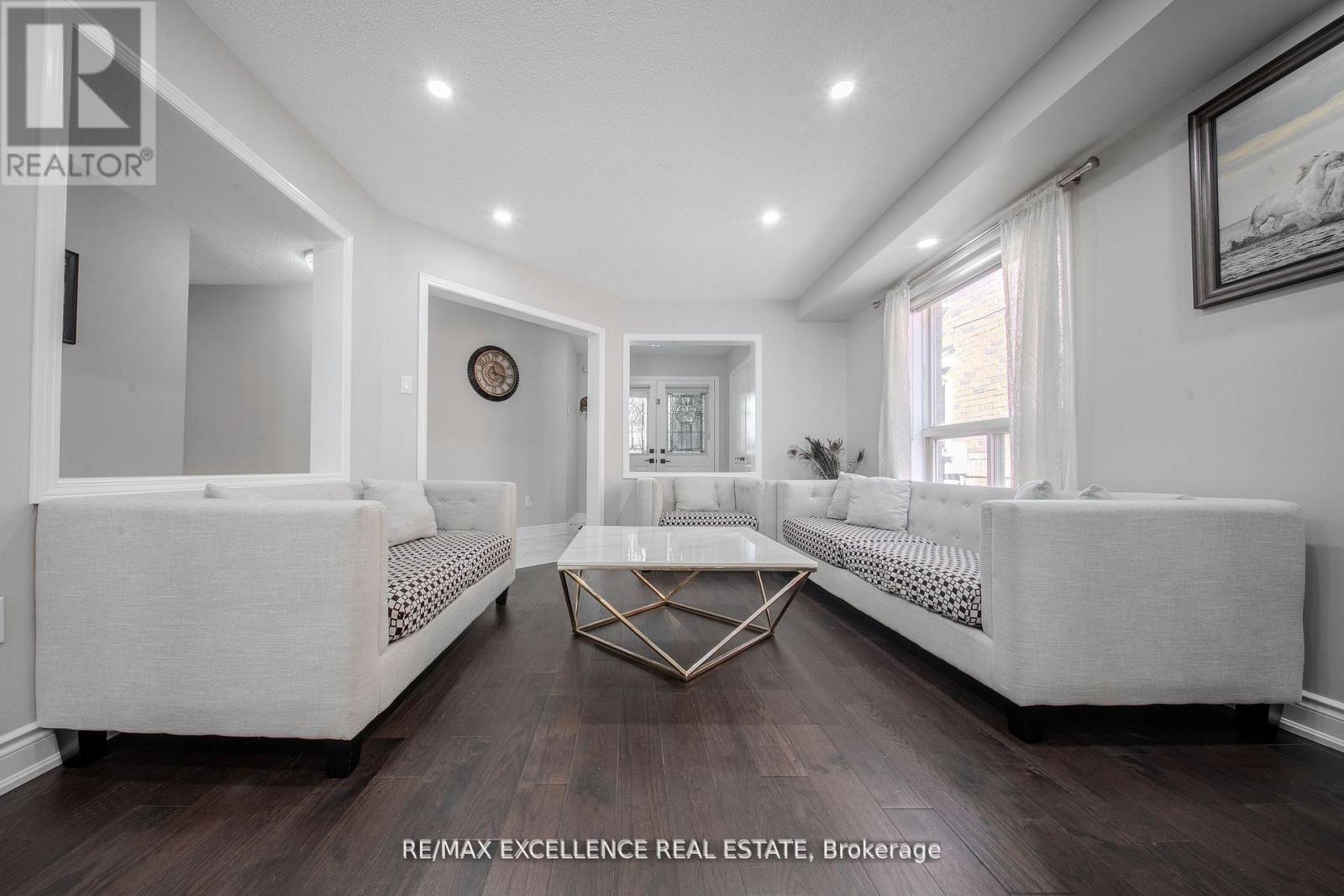 111 River Rock Crescent, Brampton, Ontario  L7A 2M4 - Photo 6 - W12520938