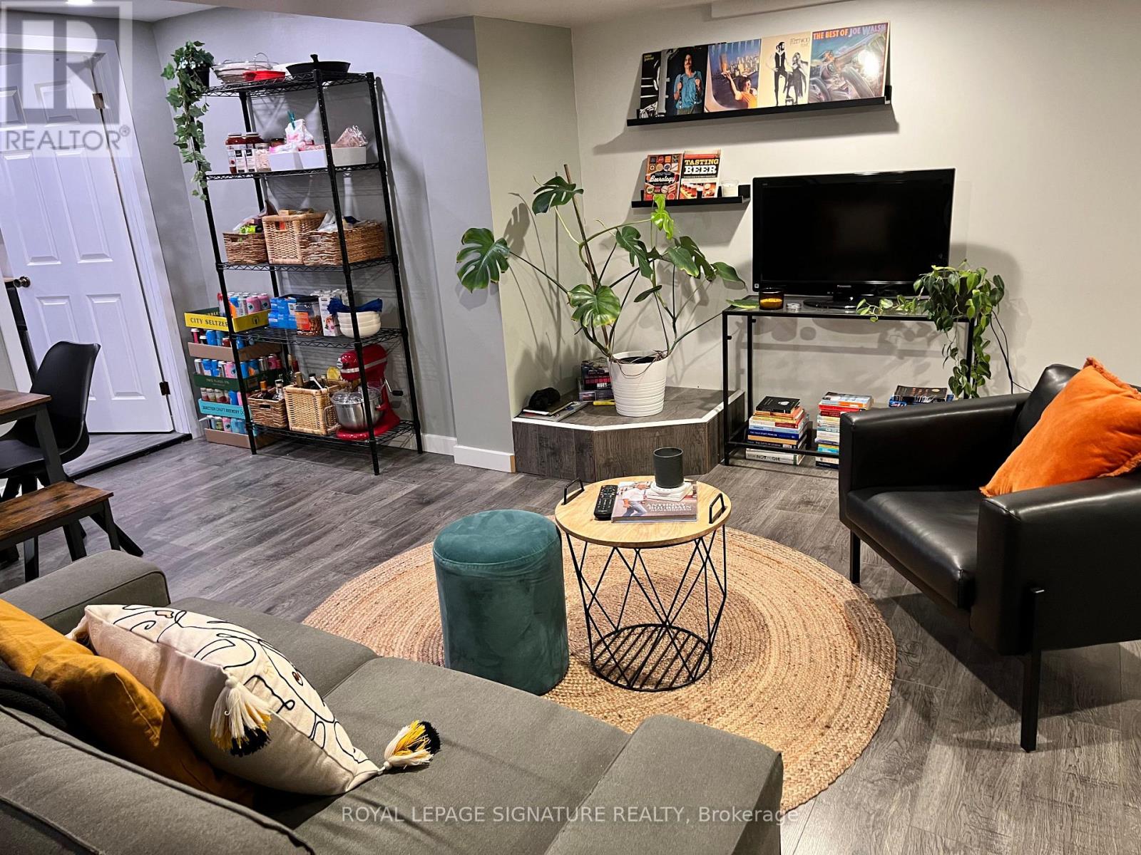 B - 203 Caledonia Road, Toronto, Ontario M6E 4S9 - Photo 4 - W12520942