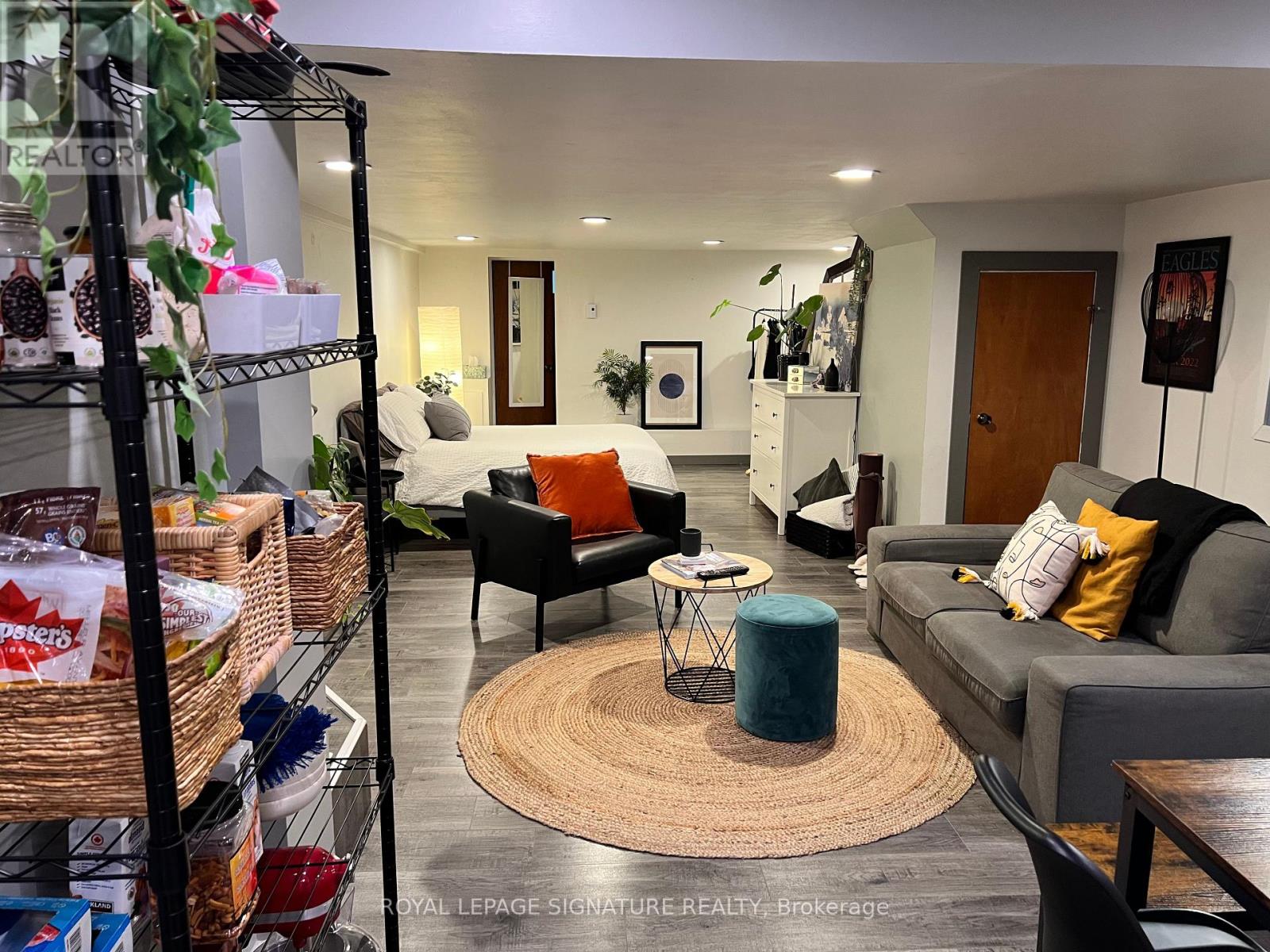 B - 203 Caledonia Road, Toronto, Ontario M6E 4S9 - Photo 5 - W12520942