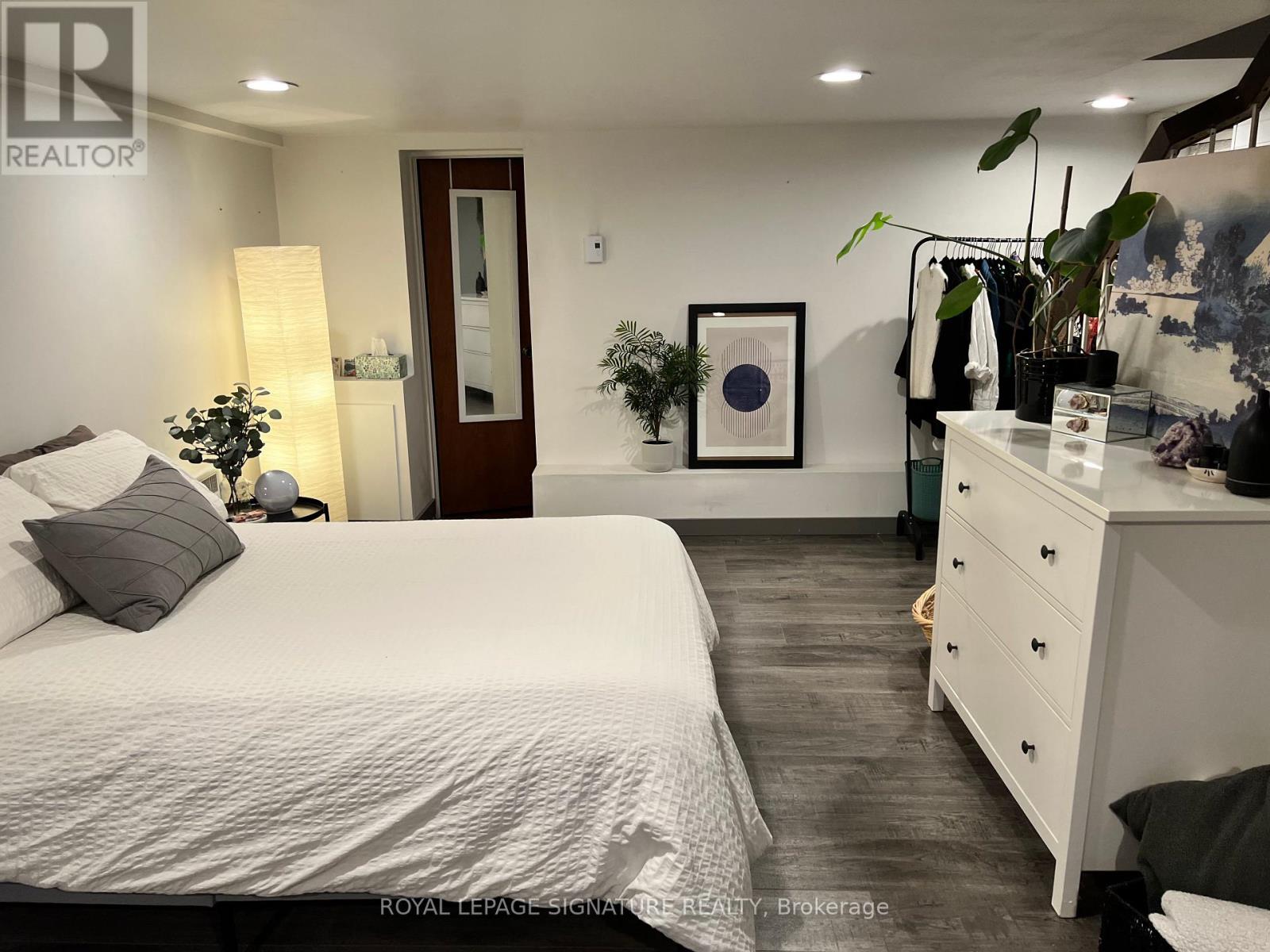 B - 203 Caledonia Road, Toronto, Ontario M6E 4S9 - Photo 7 - W12520942