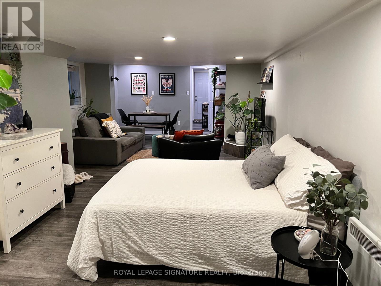 B - 203 Caledonia Road, Toronto, Ontario M6E 4S9 - Photo 9 - W12520942