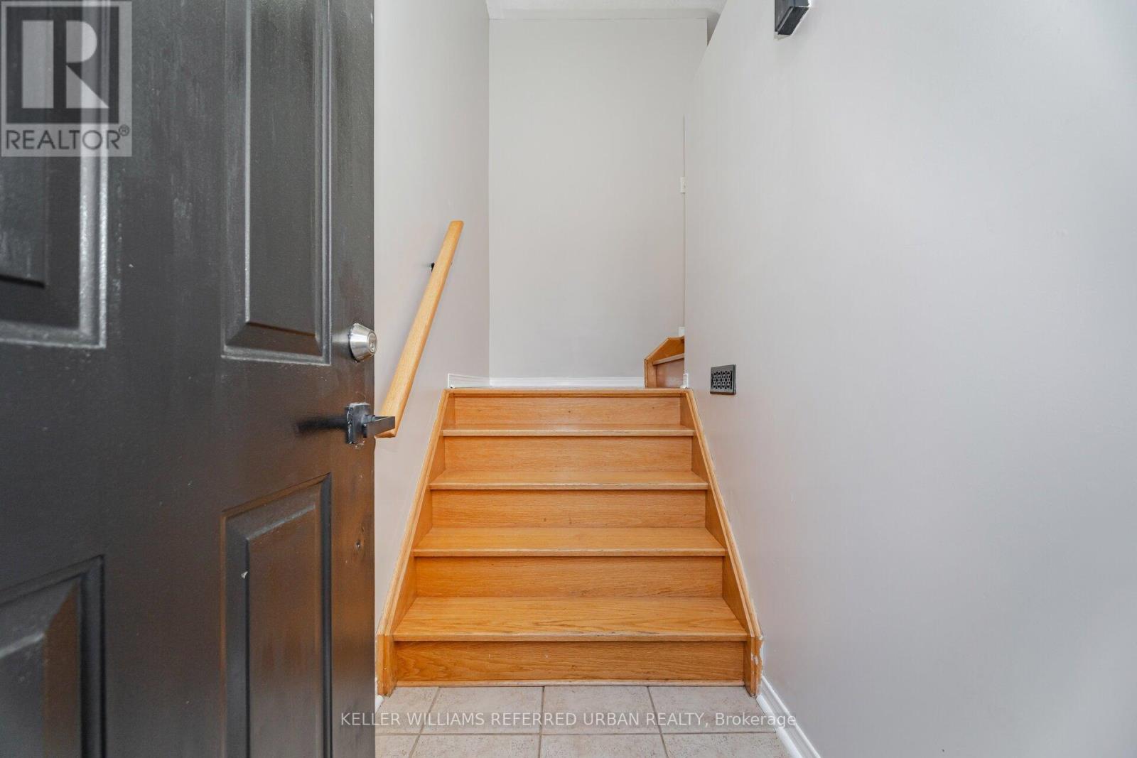 10 - 8305 Mclaughlin Road S, Brampton, Ontario  L6Y 5G3 - Photo 4 - W12520980