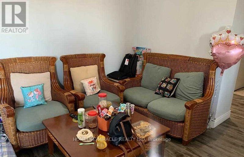 1504 - 41 MARKBROOK LANE, Toronto, Ontario