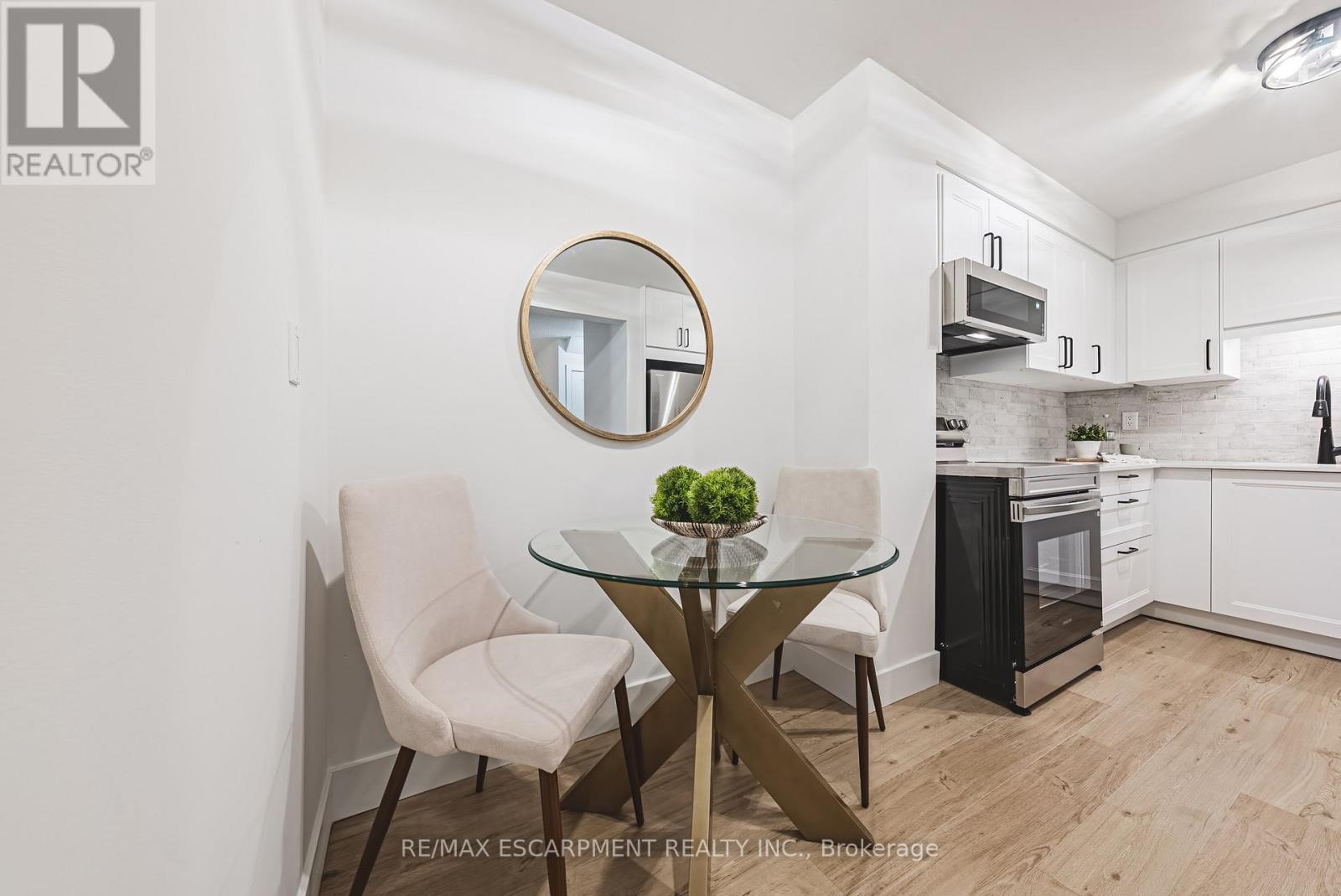 15 - 660 Oxford Road, Burlington, Ontario  L7N 3M1 - Photo 11 - W12521026