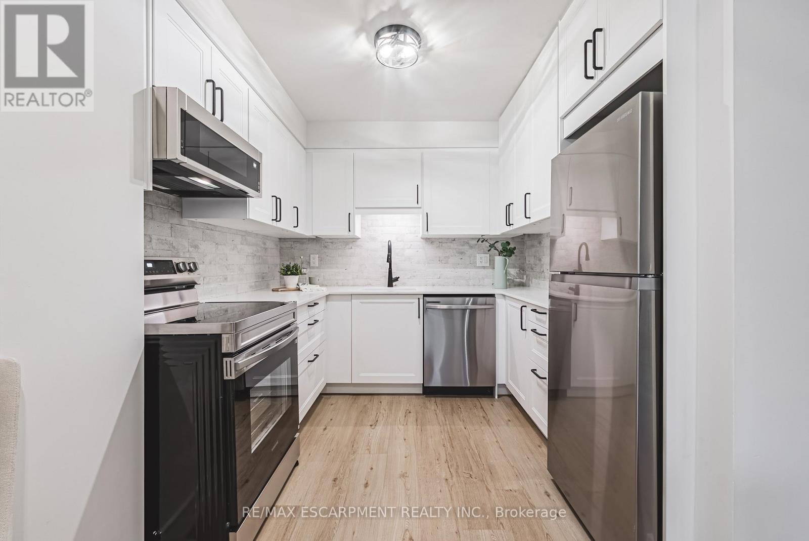 15 - 660 Oxford Road, Burlington, Ontario  L7N 3M1 - Photo 12 - W12521026