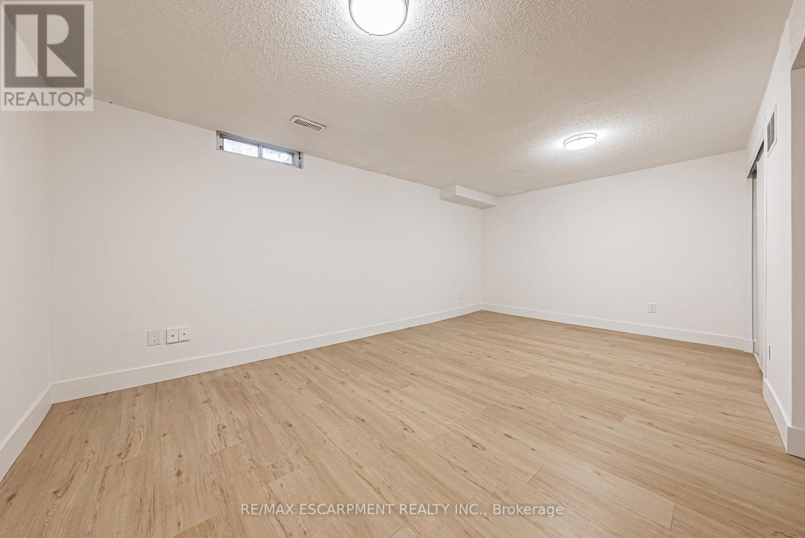 15 - 660 Oxford Road, Burlington, Ontario  L7N 3M1 - Photo 28 - W12521026