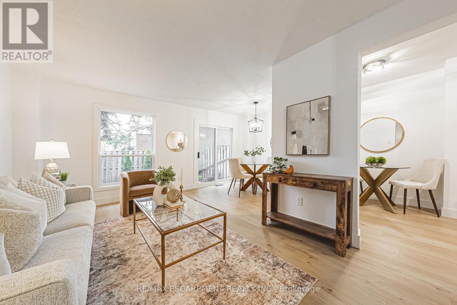 15 - 660 Oxford Road, Burlington, Ontario  L7N 3M1 - Photo 5 - W12521026