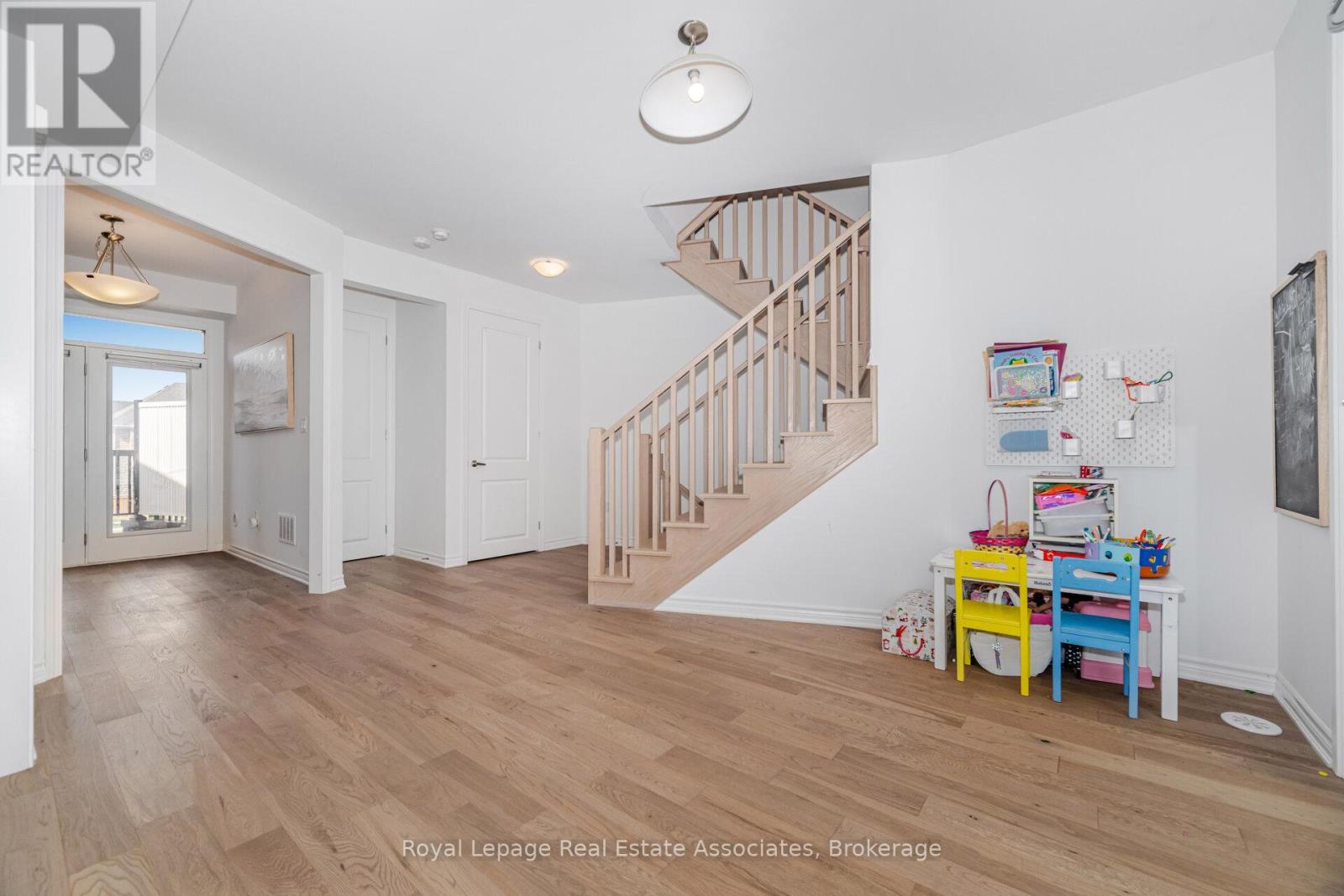 1397 William Halton Parkway, Oakville, Ontario  L6M 5N8 - Photo 11 - W12521046