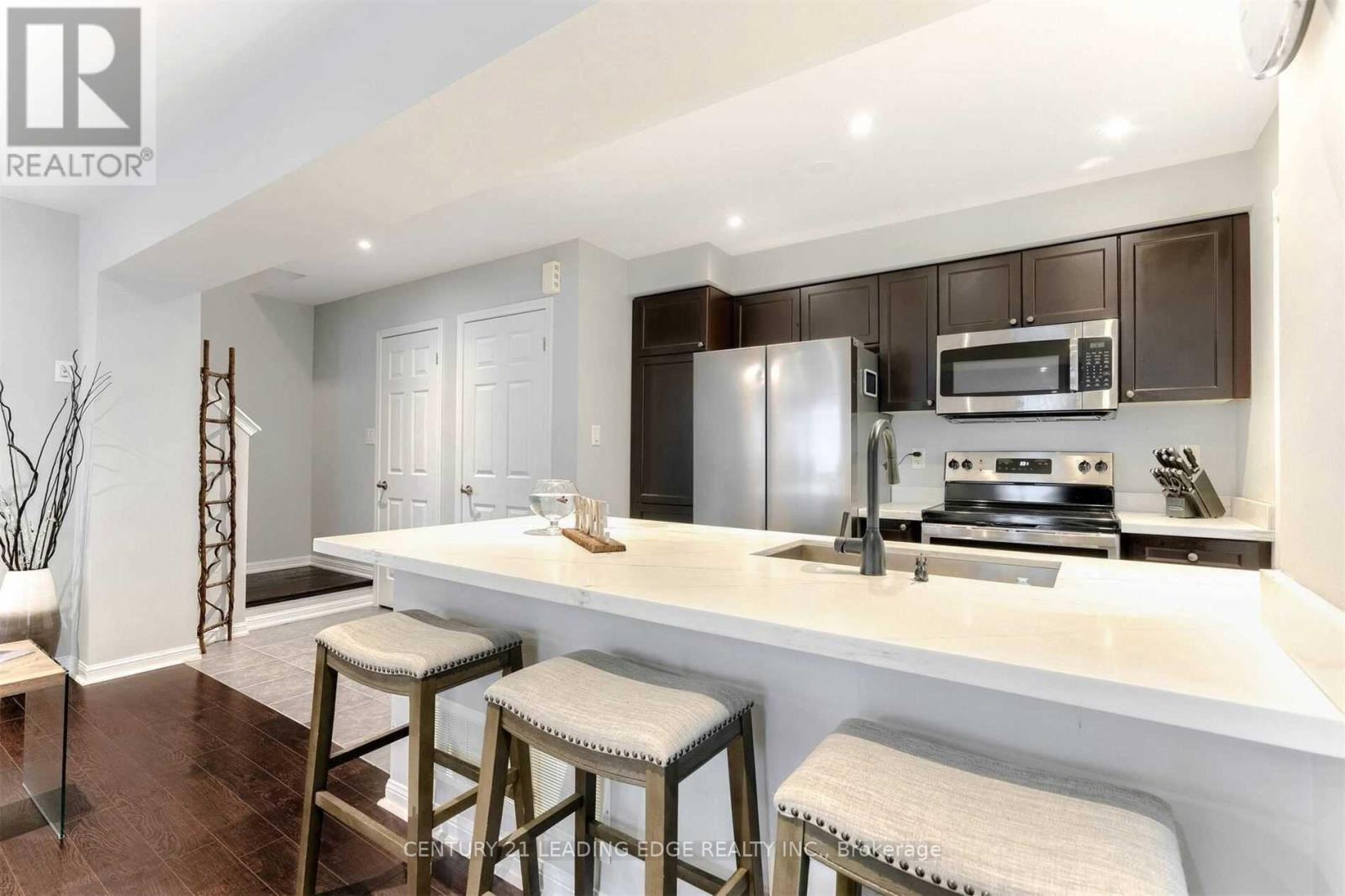 6 - 1025 Nadalin Heights, Milton, Ontario  L9T 8R3 - Photo 10 - W12521104