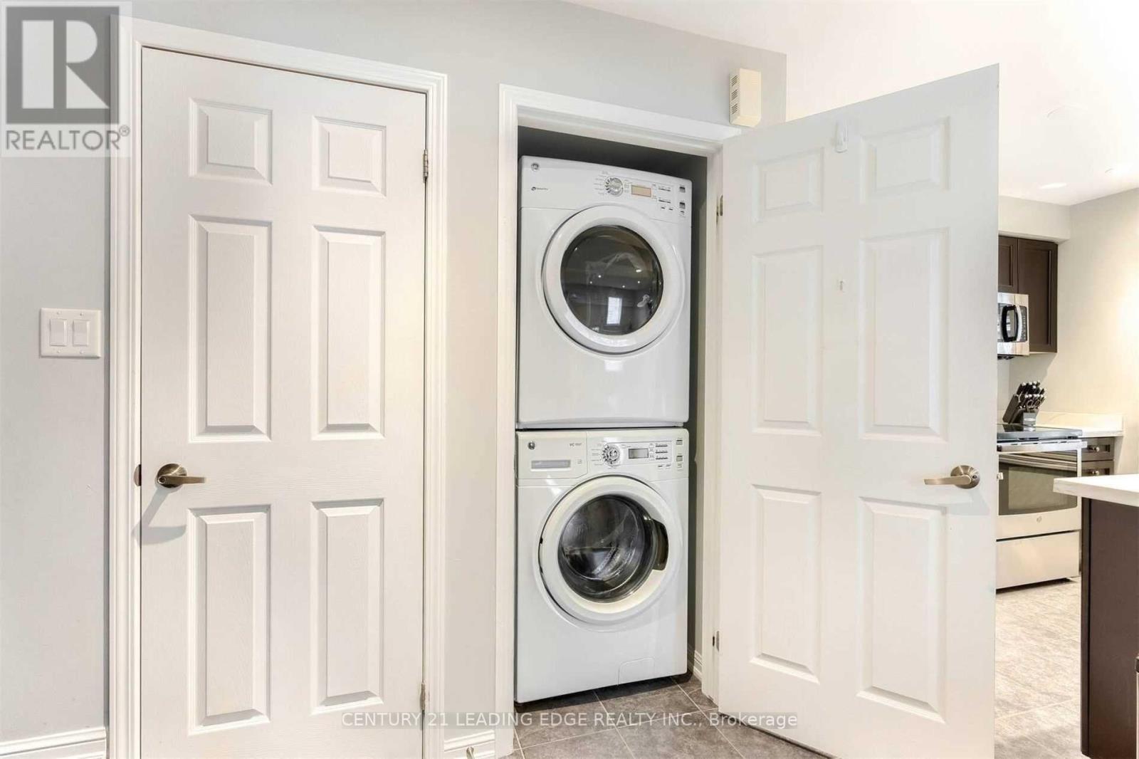 6 - 1025 Nadalin Heights, Milton, Ontario  L9T 8R3 - Photo 11 - W12521104