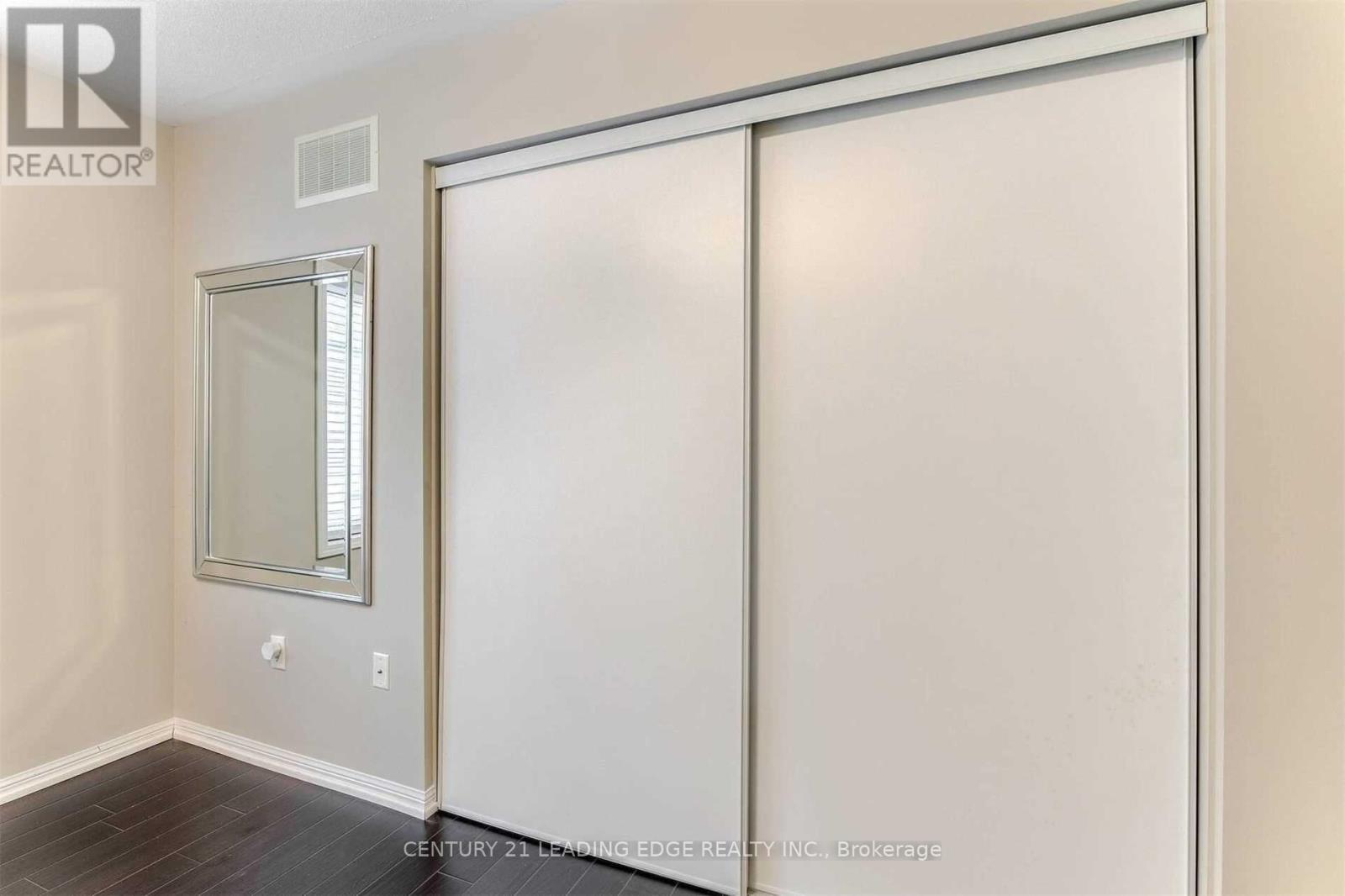 6 - 1025 Nadalin Heights, Milton, Ontario  L9T 8R3 - Photo 17 - W12521104